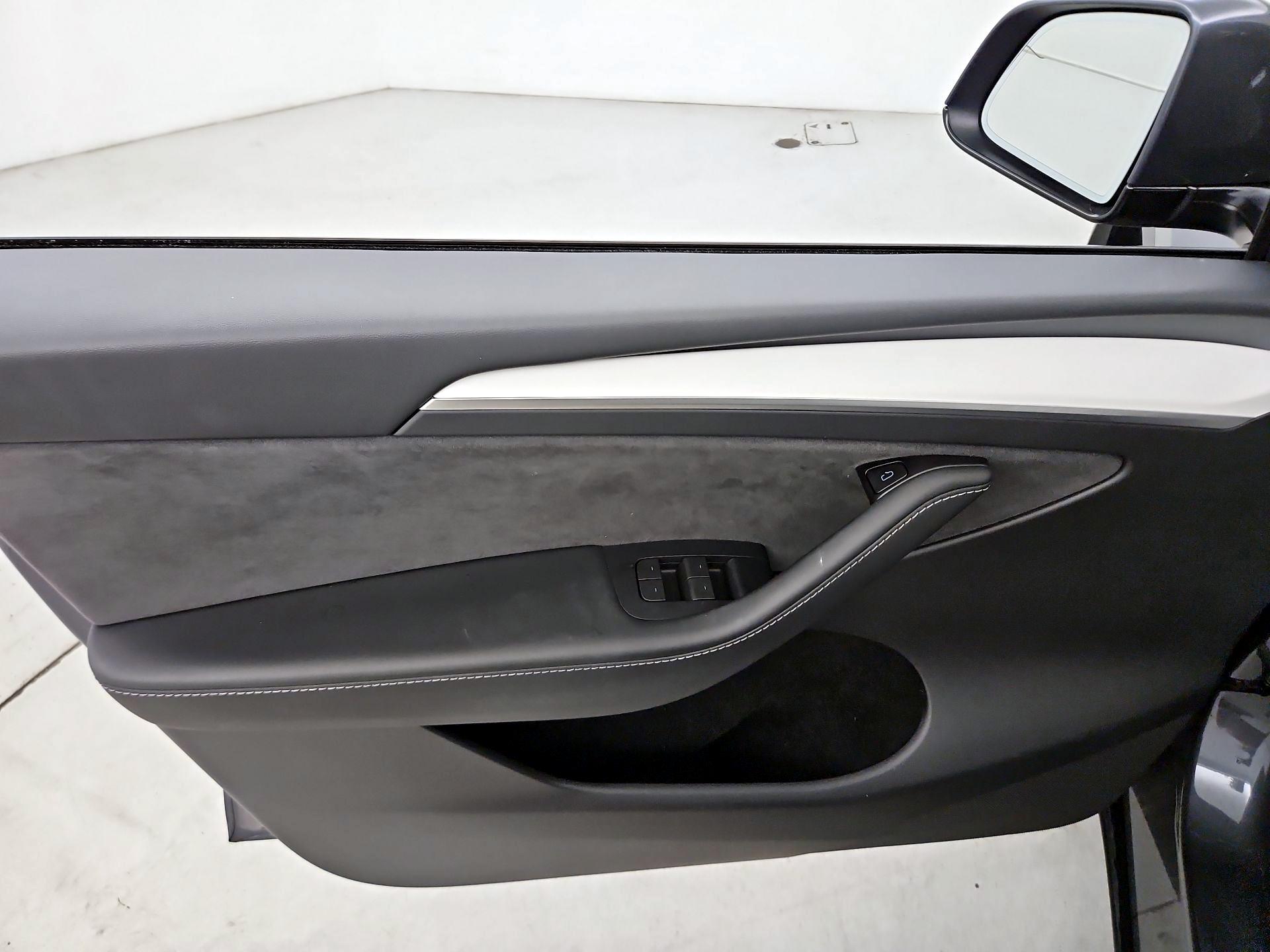 Thumbnail: 2023 Tesla Model Y - 12