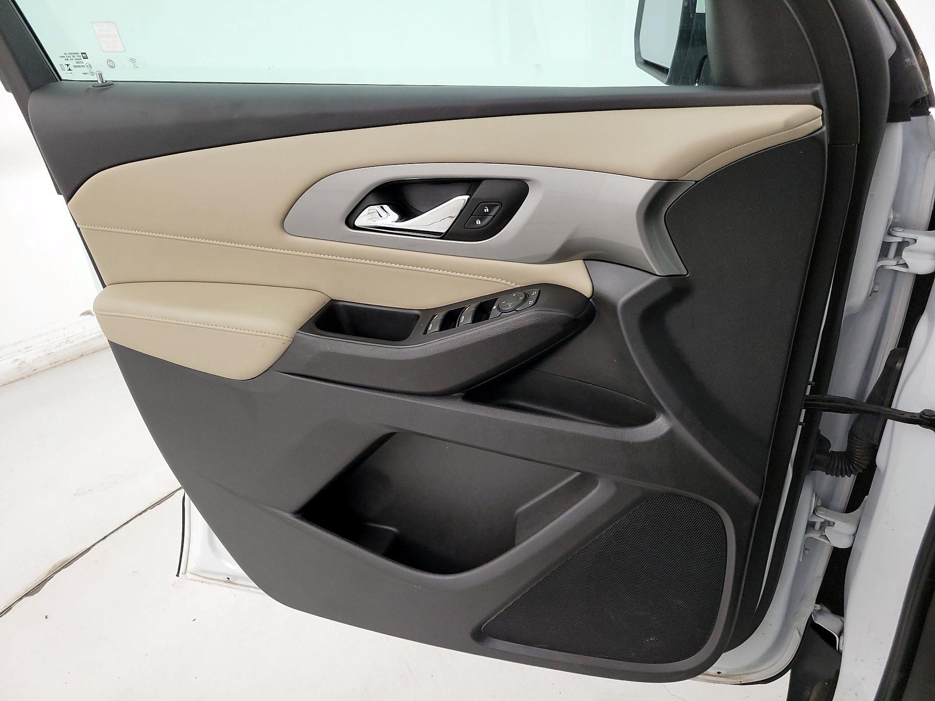 Thumbnail: 2023 Chevrolet Traverse - 12