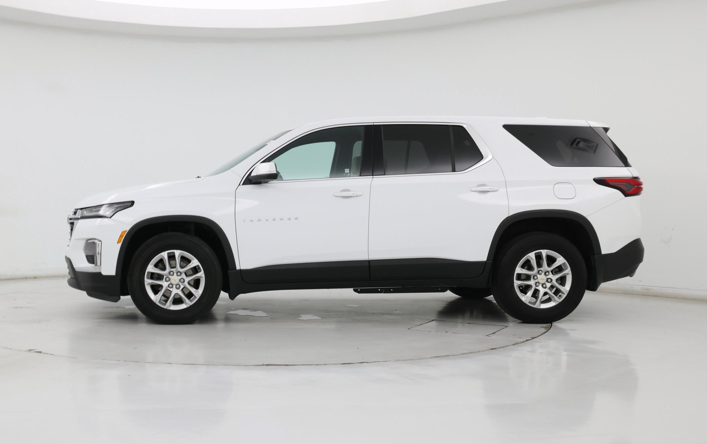 Thumbnail: 2023 Chevrolet Traverse - 3