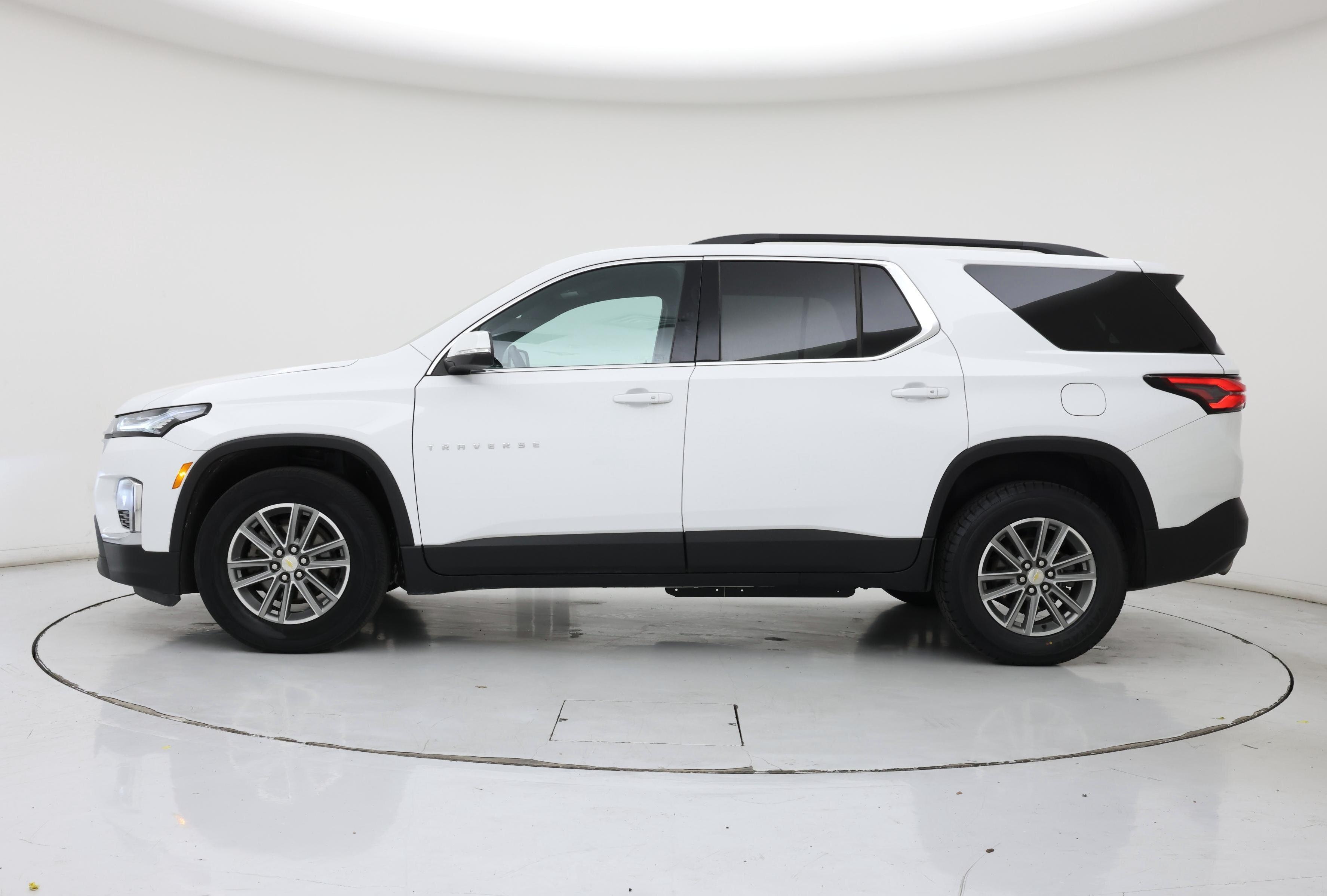 Thumbnail: 2023 Chevrolet Traverse - 3