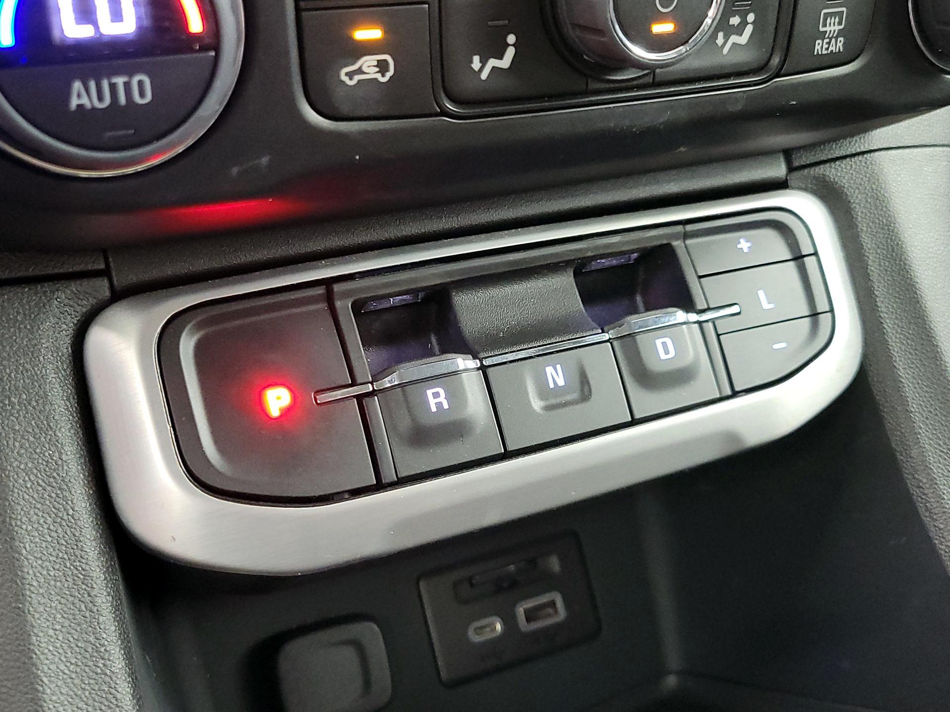 Thumbnail: 2023 GMC Acadia - 17