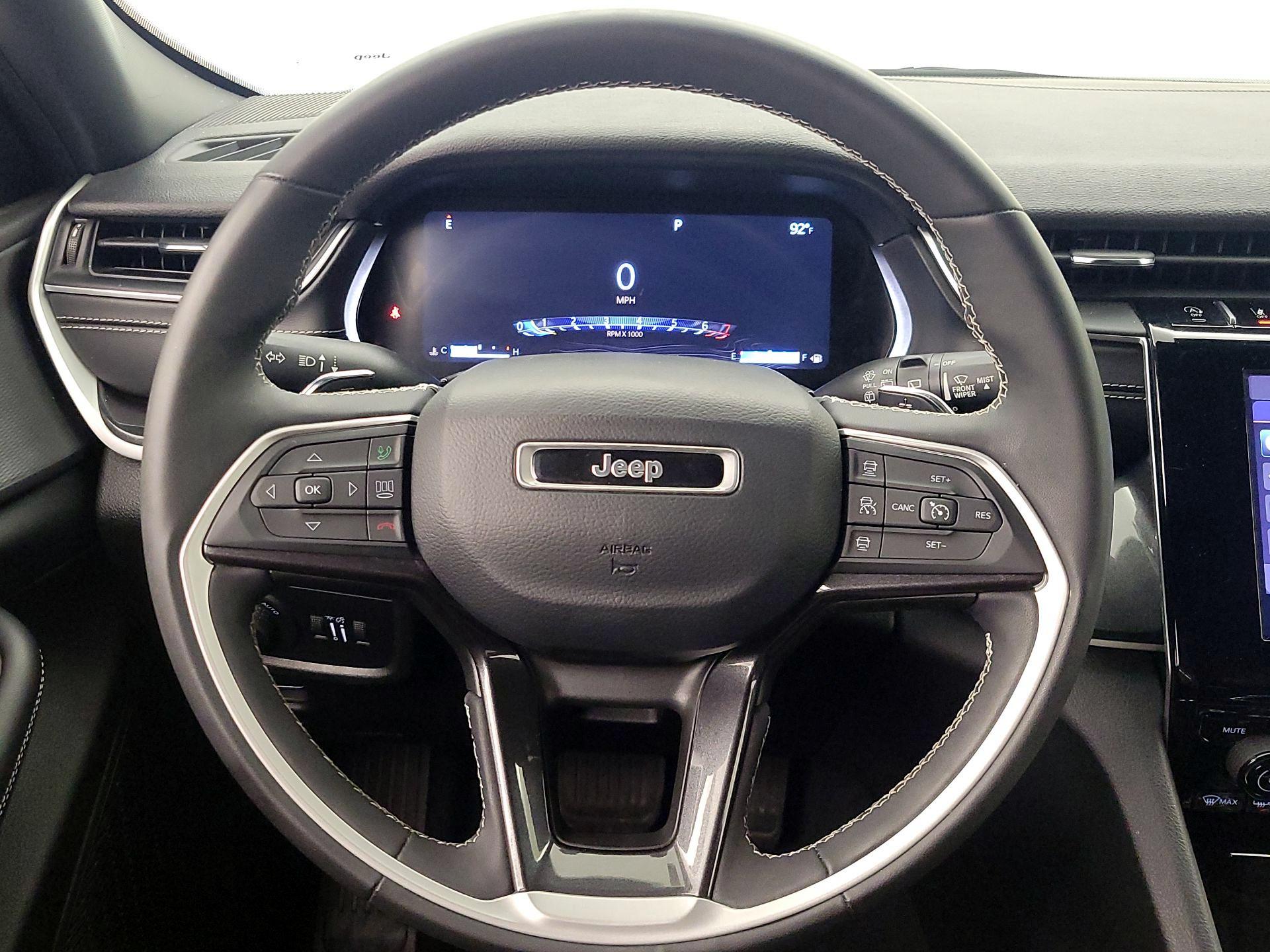 Thumbnail: 2023 Jeep Grand Cherokee - 10