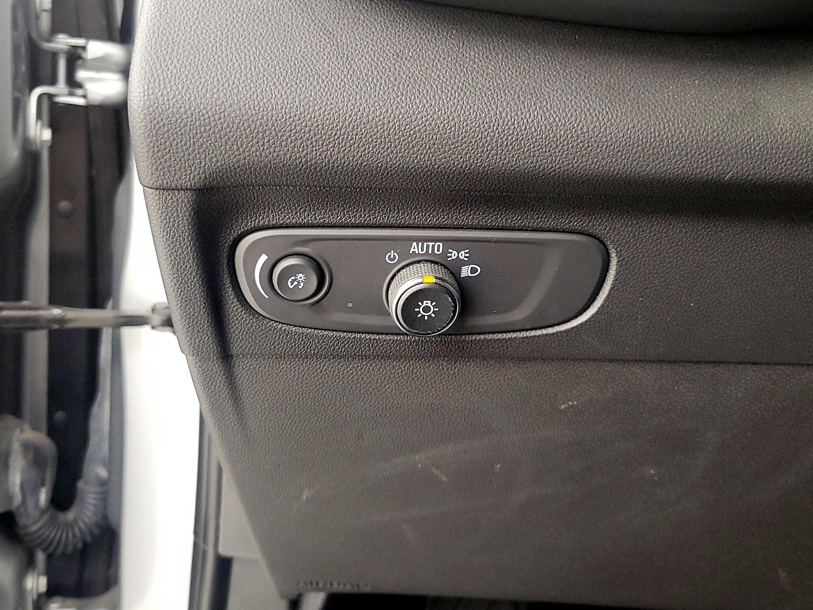 2023 Buick Envision Essence - Photo 14