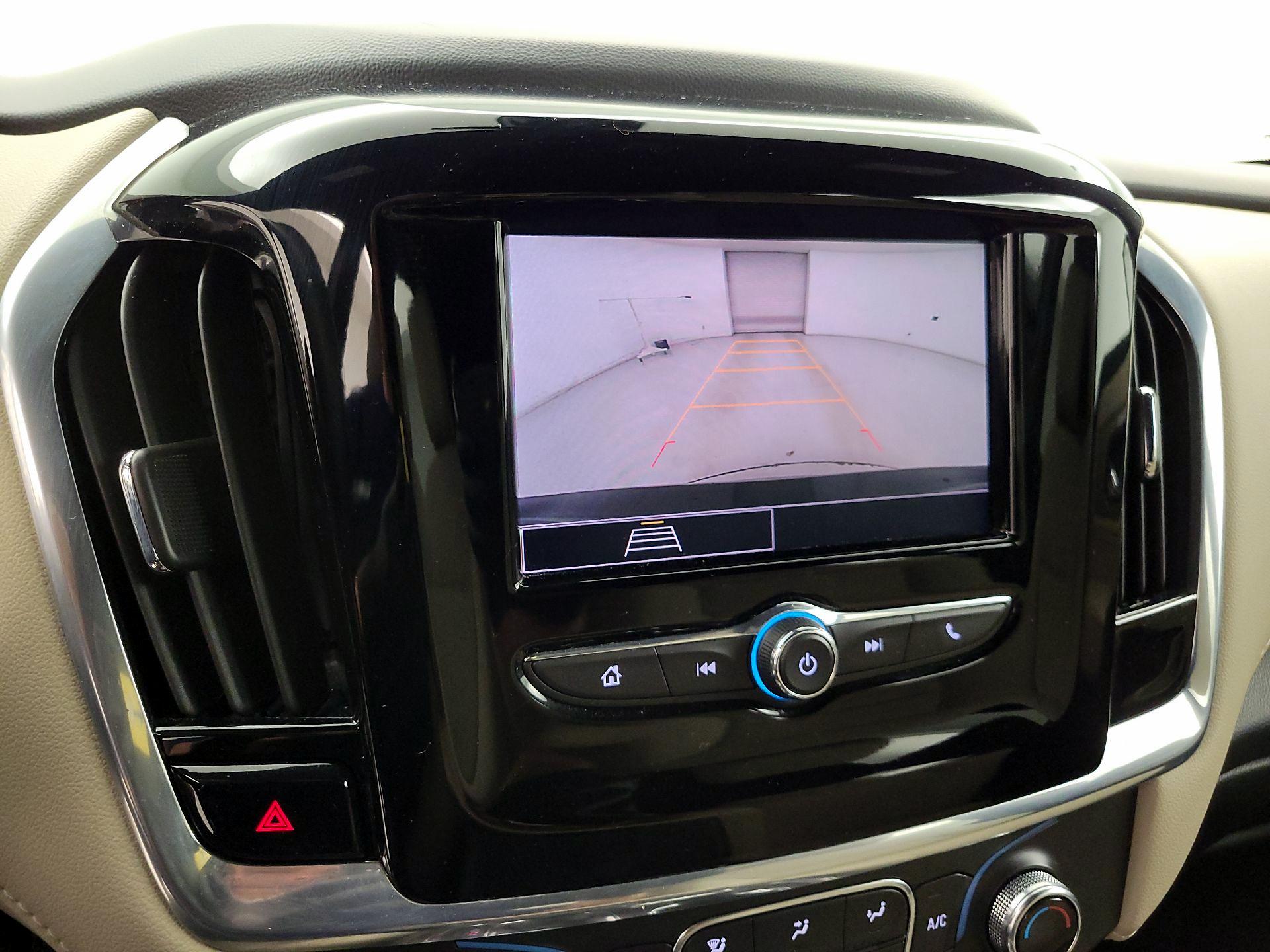 Thumbnail: 2023 Chevrolet Traverse - 14