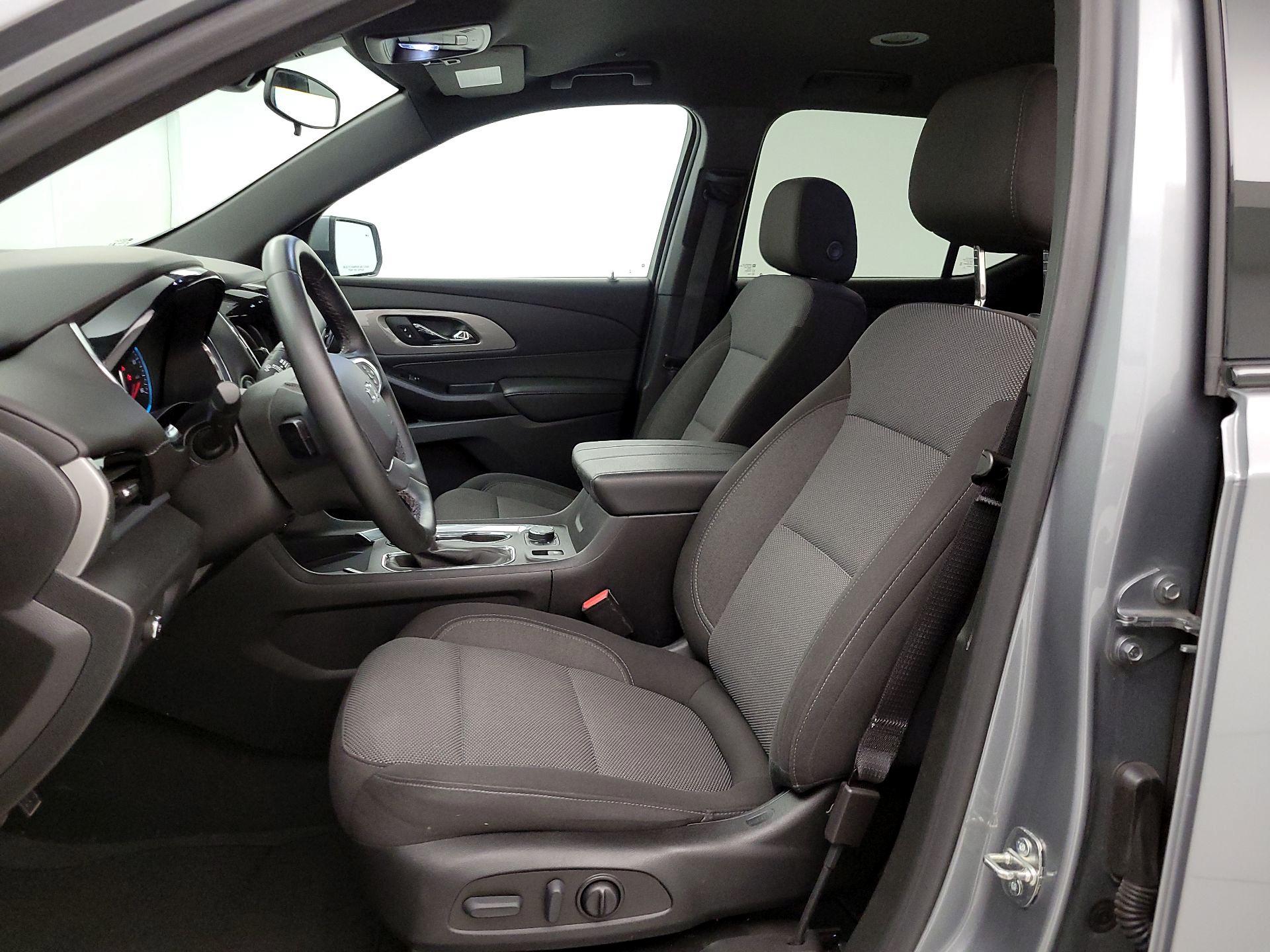 Thumbnail: 2023 Chevrolet Traverse - 11