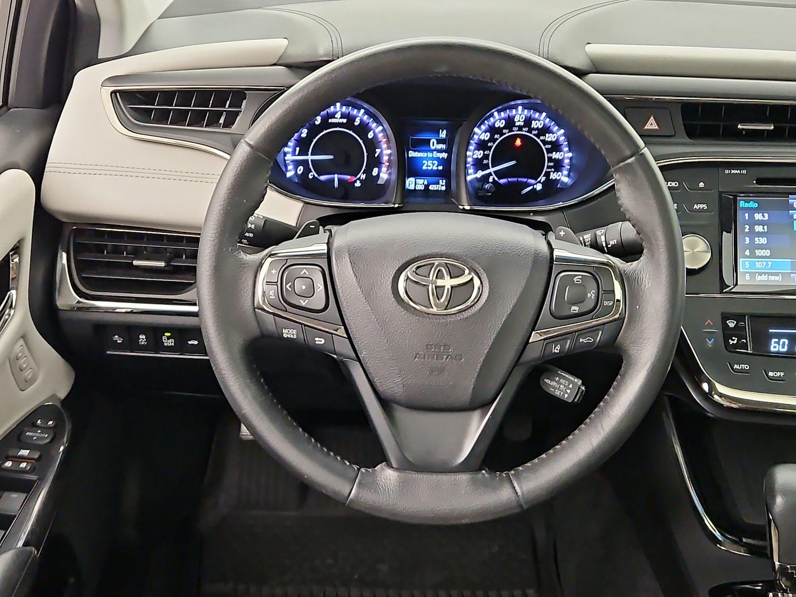 2017 Toyota Avalon XLE Premium - Photo 11