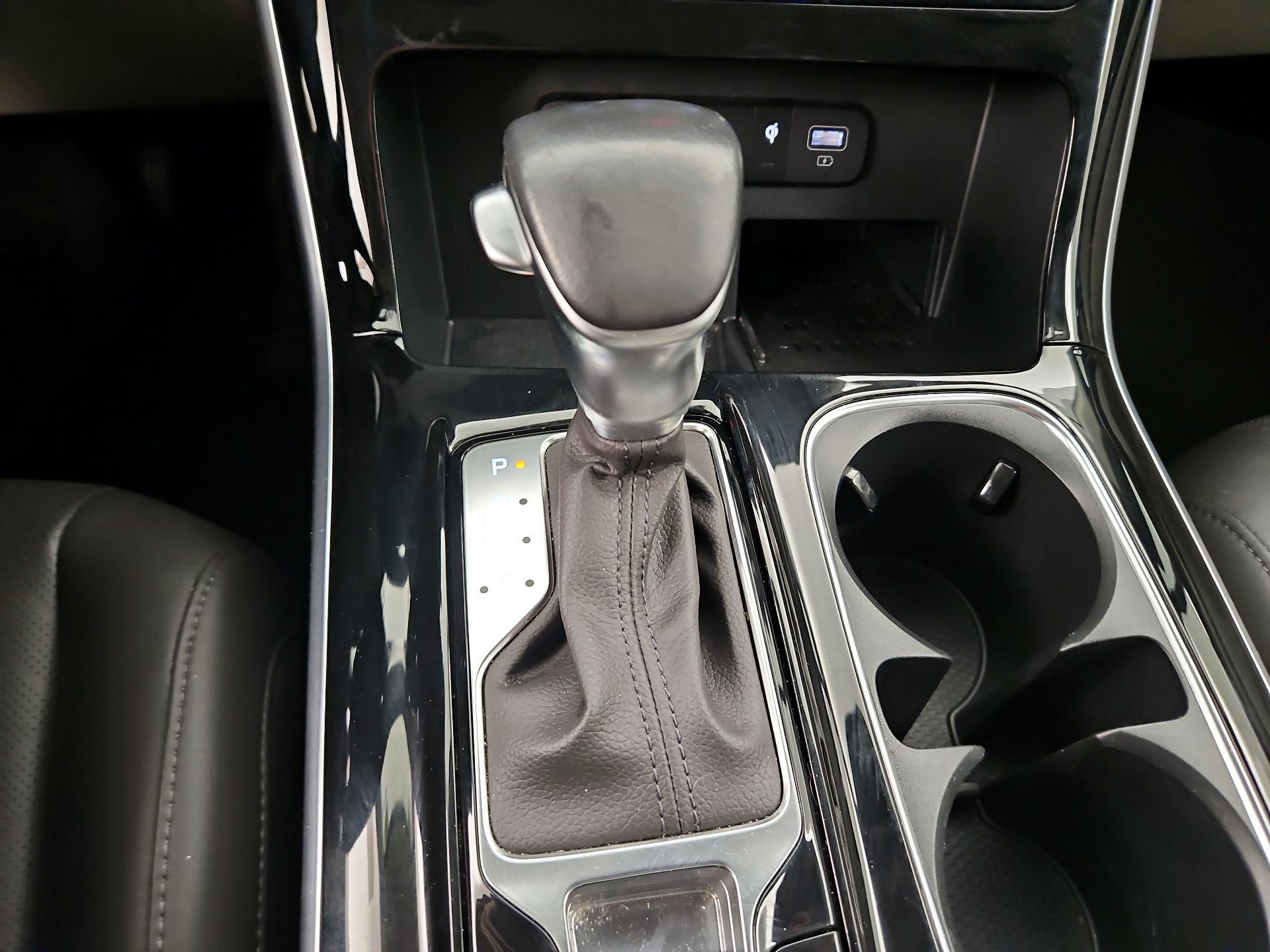Thumbnail: 2023 Kia Carnival - 18