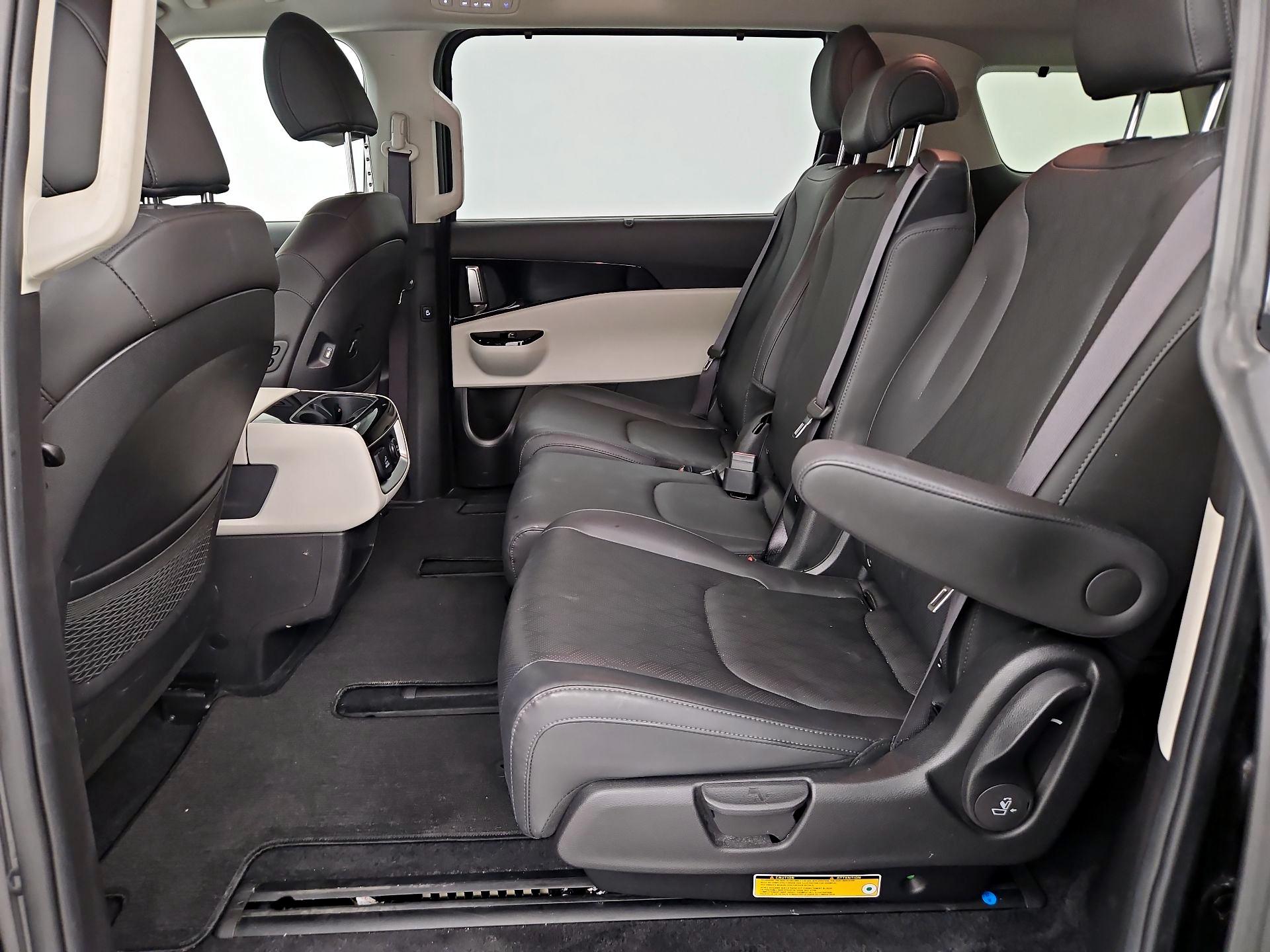 Thumbnail: 2023 Kia Carnival - 20
