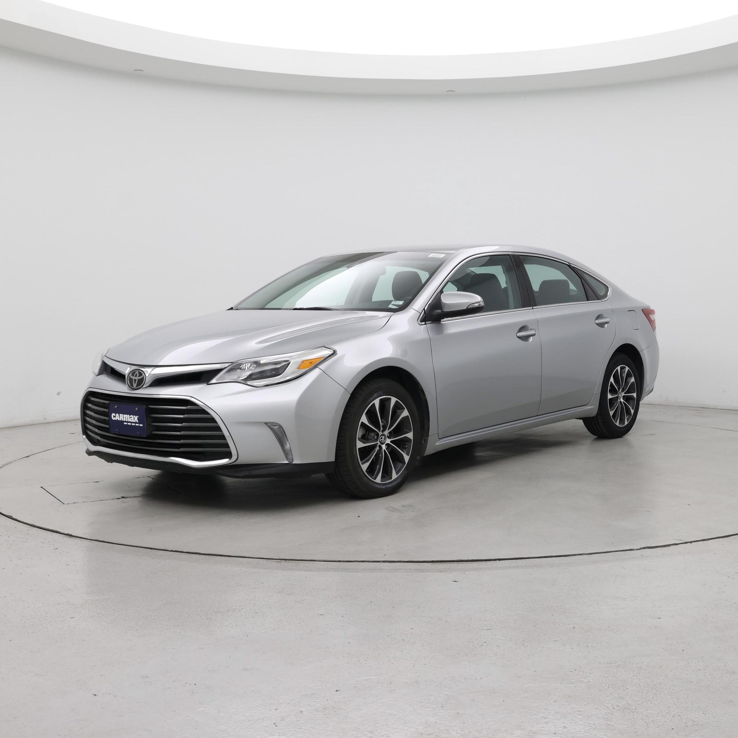 Thumbnail: 2018 Toyota Avalon - 4