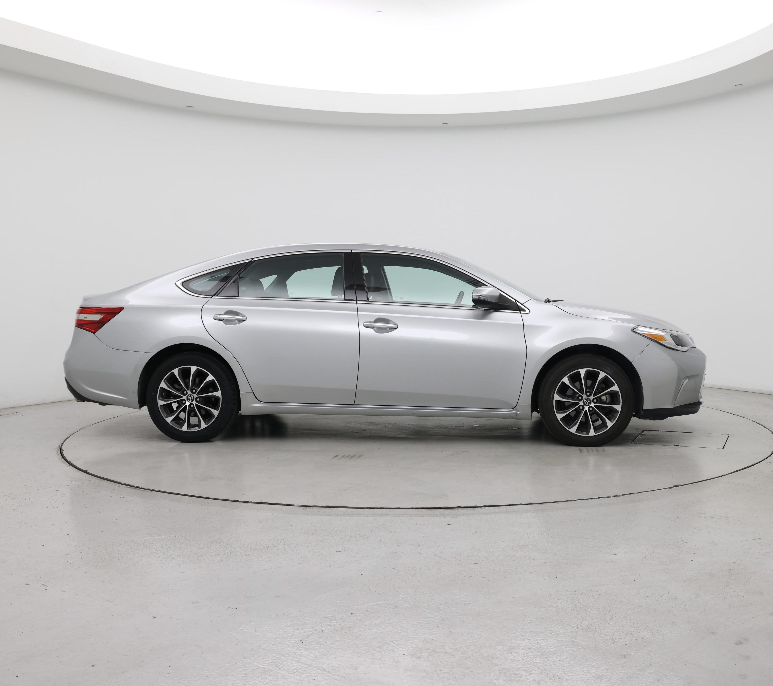 Thumbnail: 2018 Toyota Avalon - 7