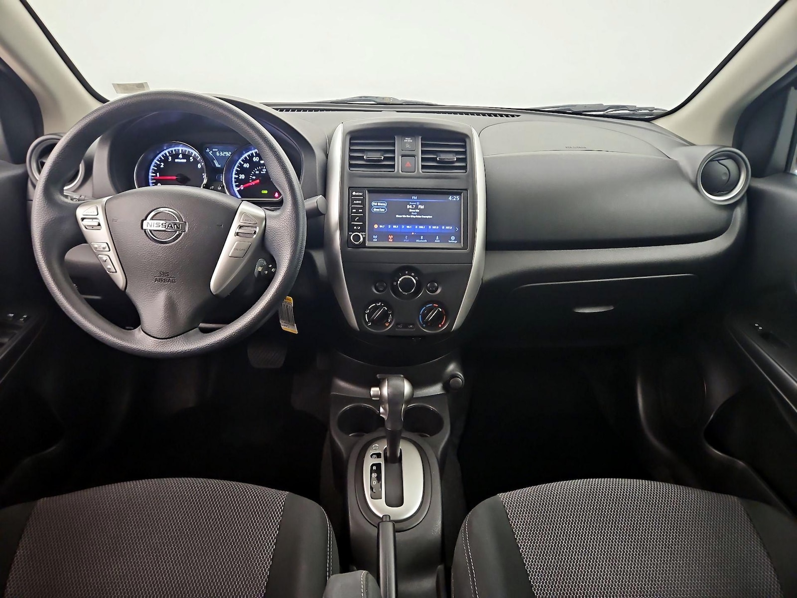 2019 Nissan Versa Sedan SV - Photo 10