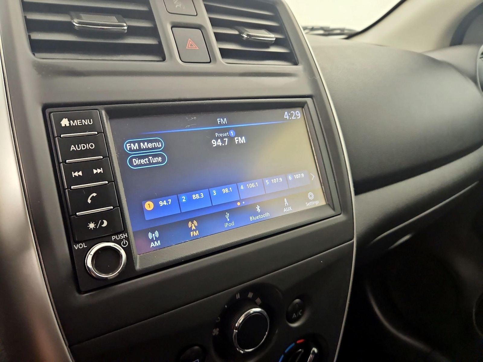 2019 Nissan Versa Sedan SV - Photo 16