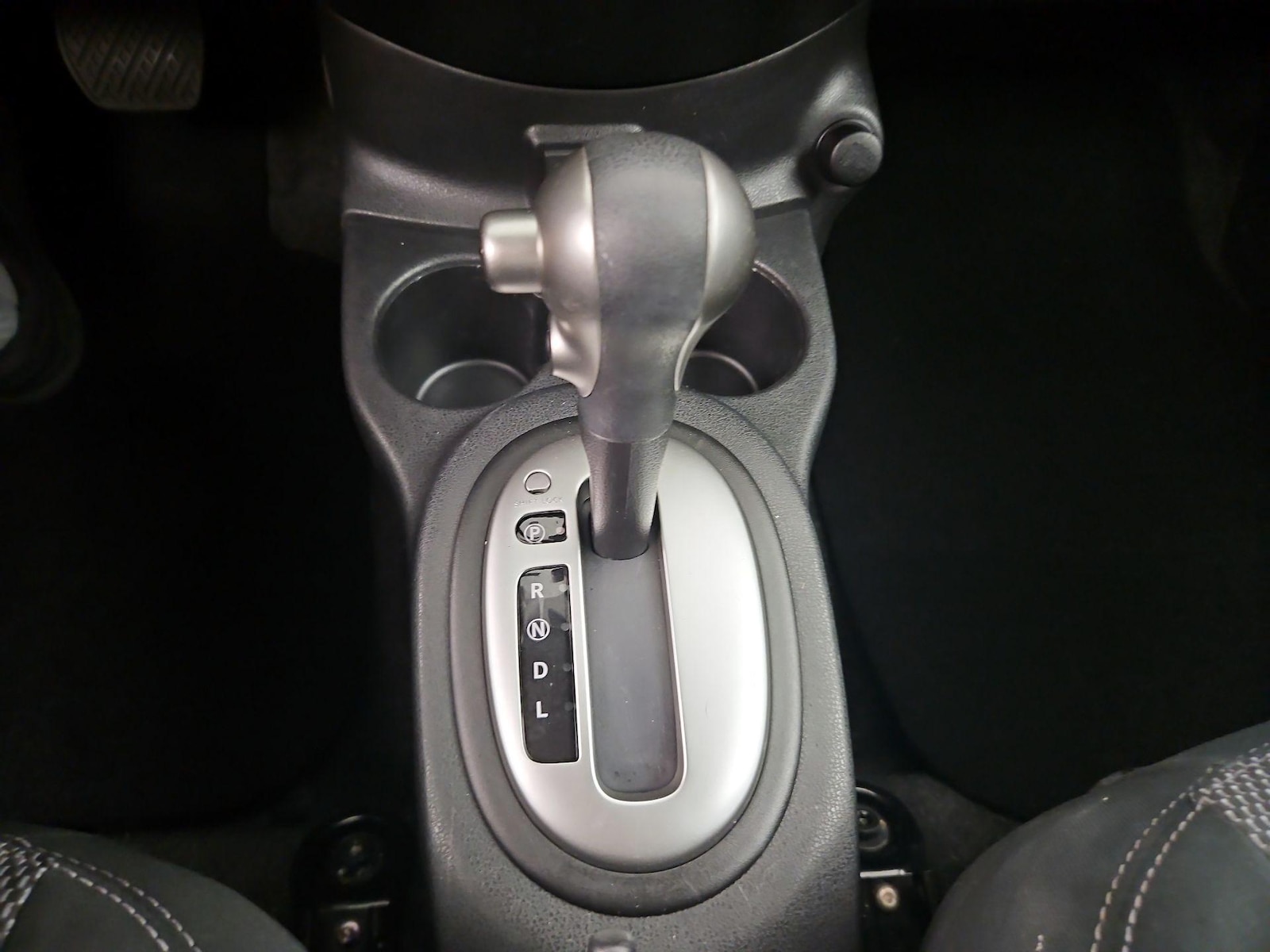 2019 Nissan Versa Sedan SV - Photo 18