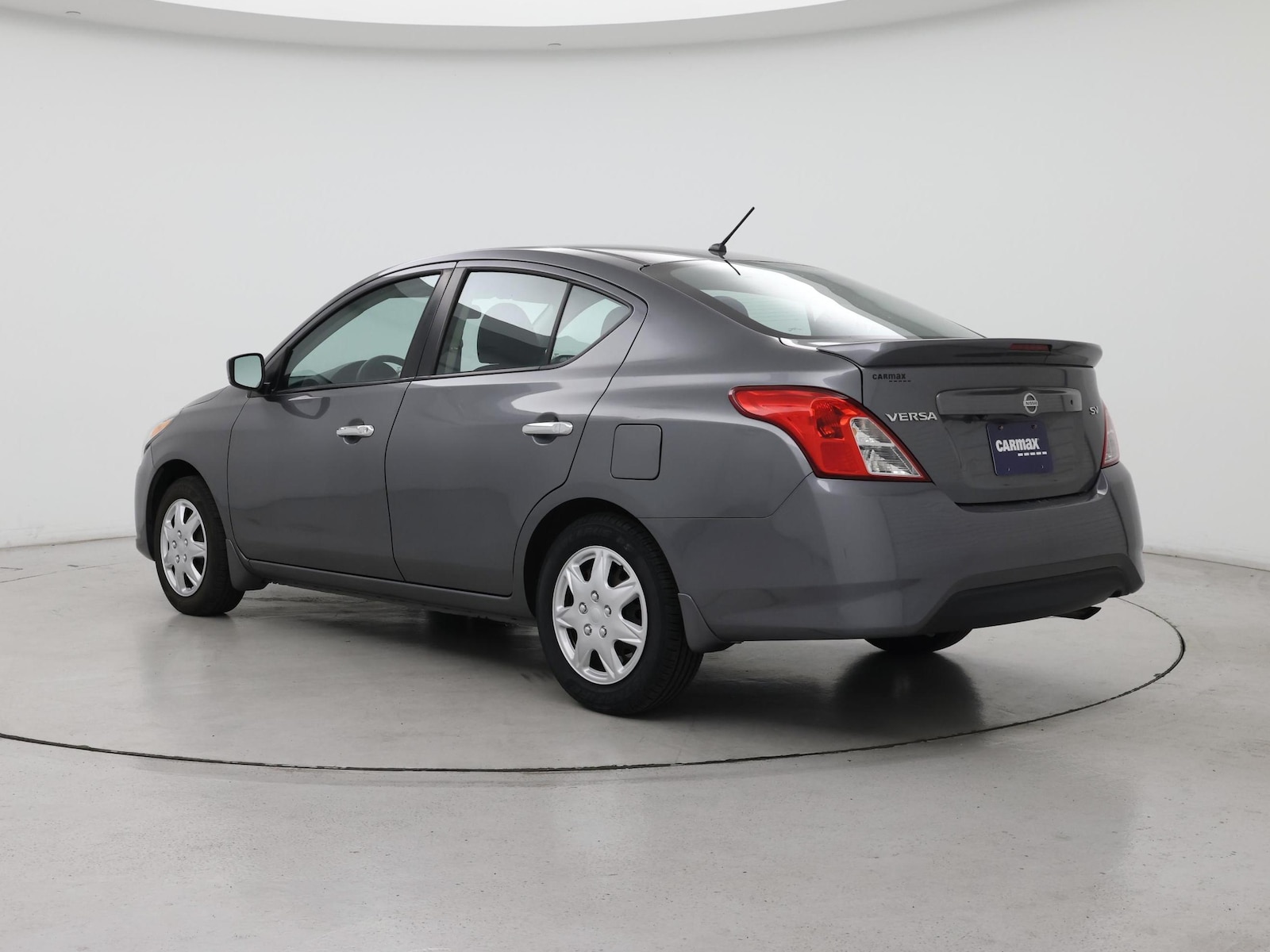 2019 Nissan Versa Sedan SV - Photo 3