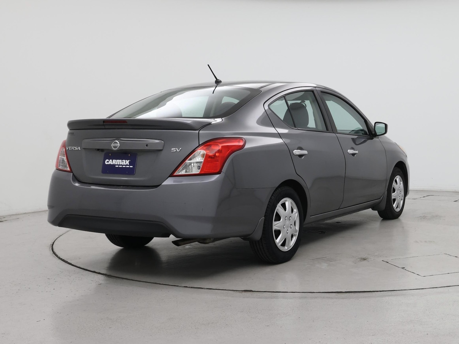 2019 Nissan Versa Sedan SV - Photo 9