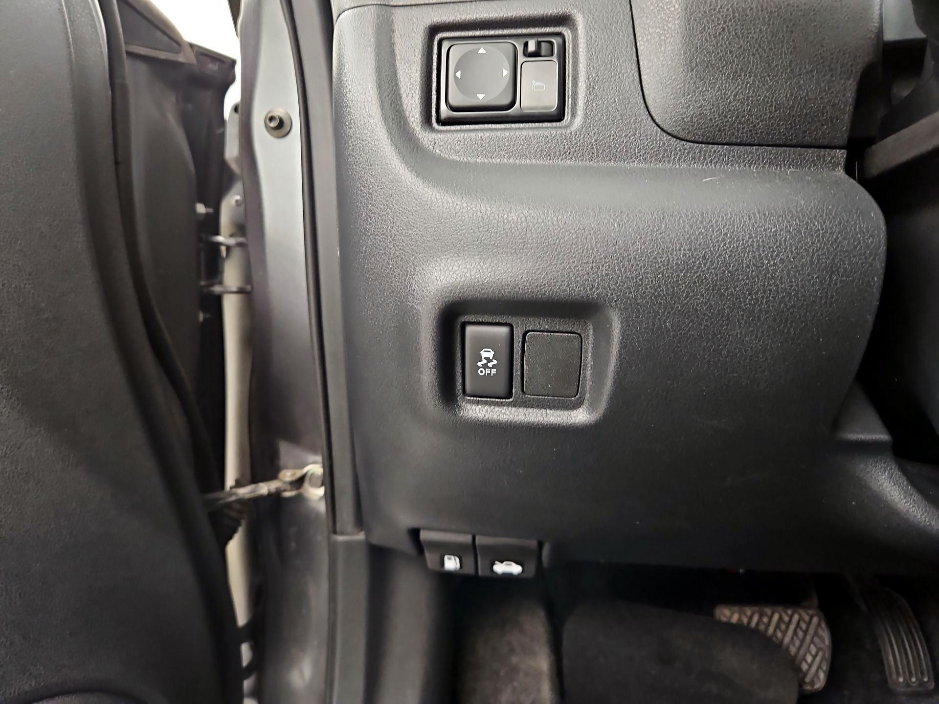 Thumbnail: 2017 Nissan Versa Note - 13