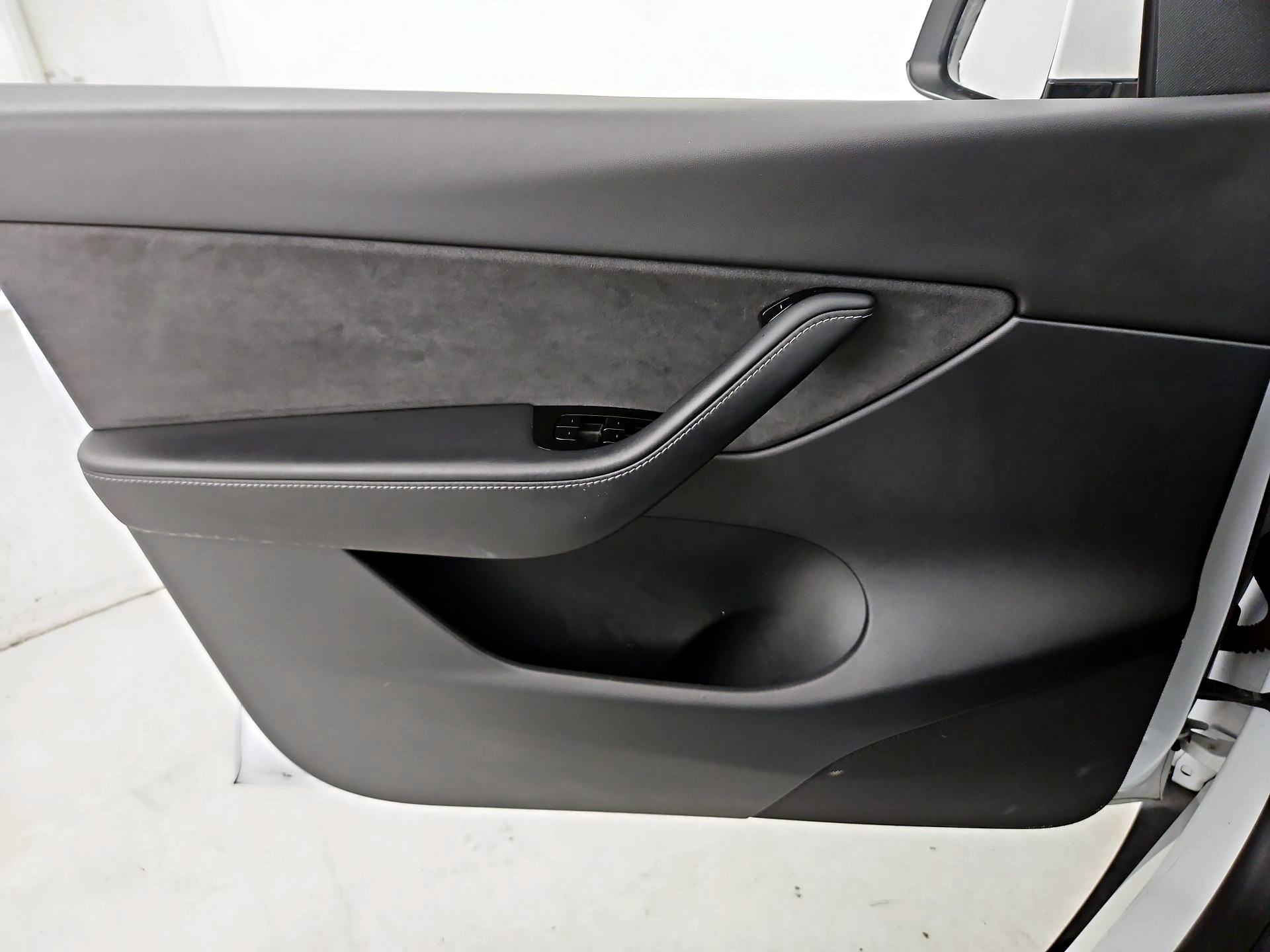 Thumbnail: 2020 Tesla Model Y - 12