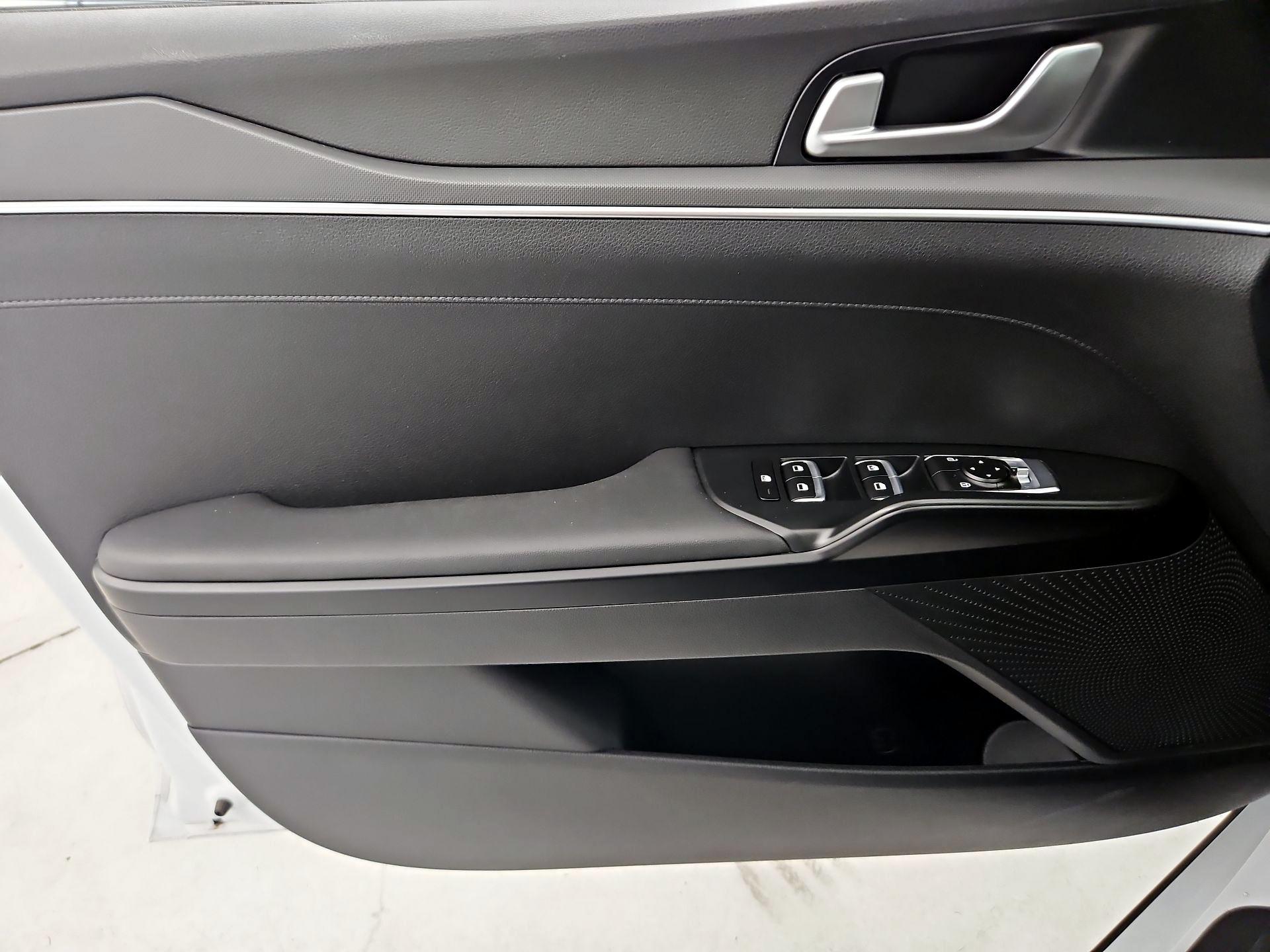 Thumbnail: 2023 Kia K5 - 12