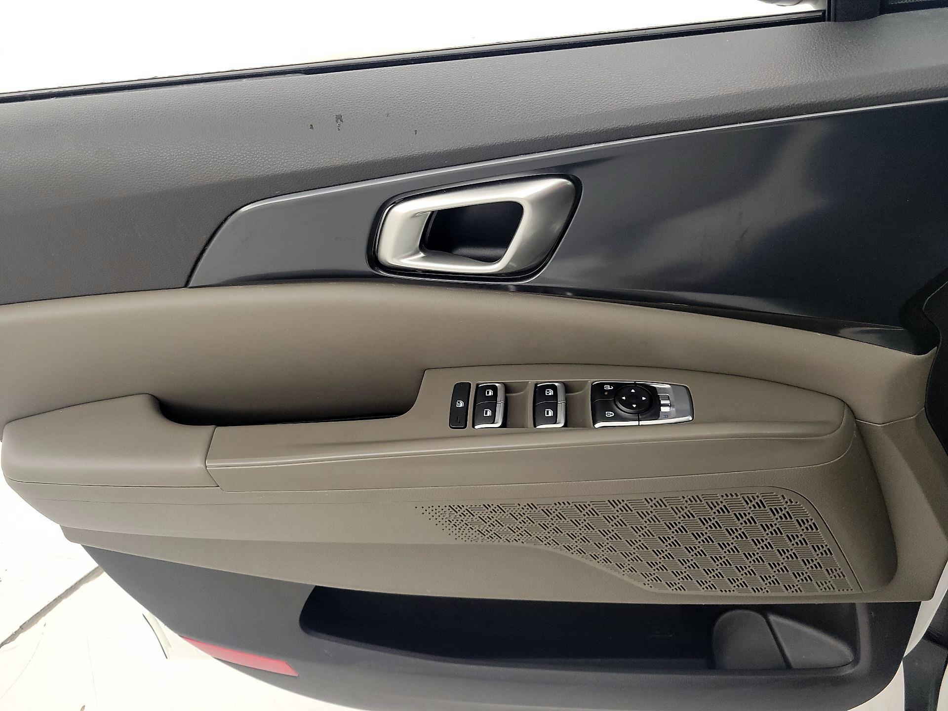 Thumbnail: 2025 Kia Carnival - 12
