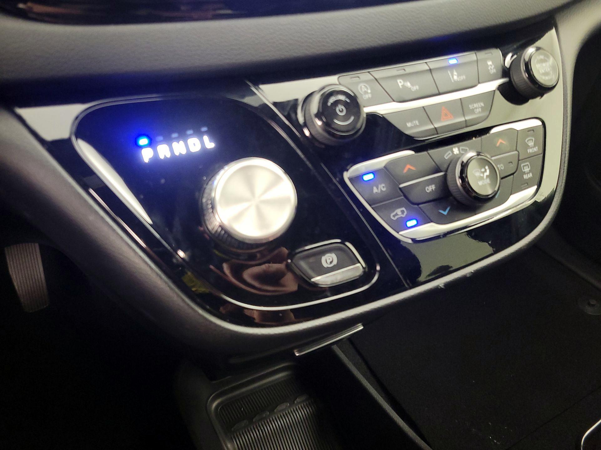 Thumbnail: 2025 Chrysler Pacifica - 17