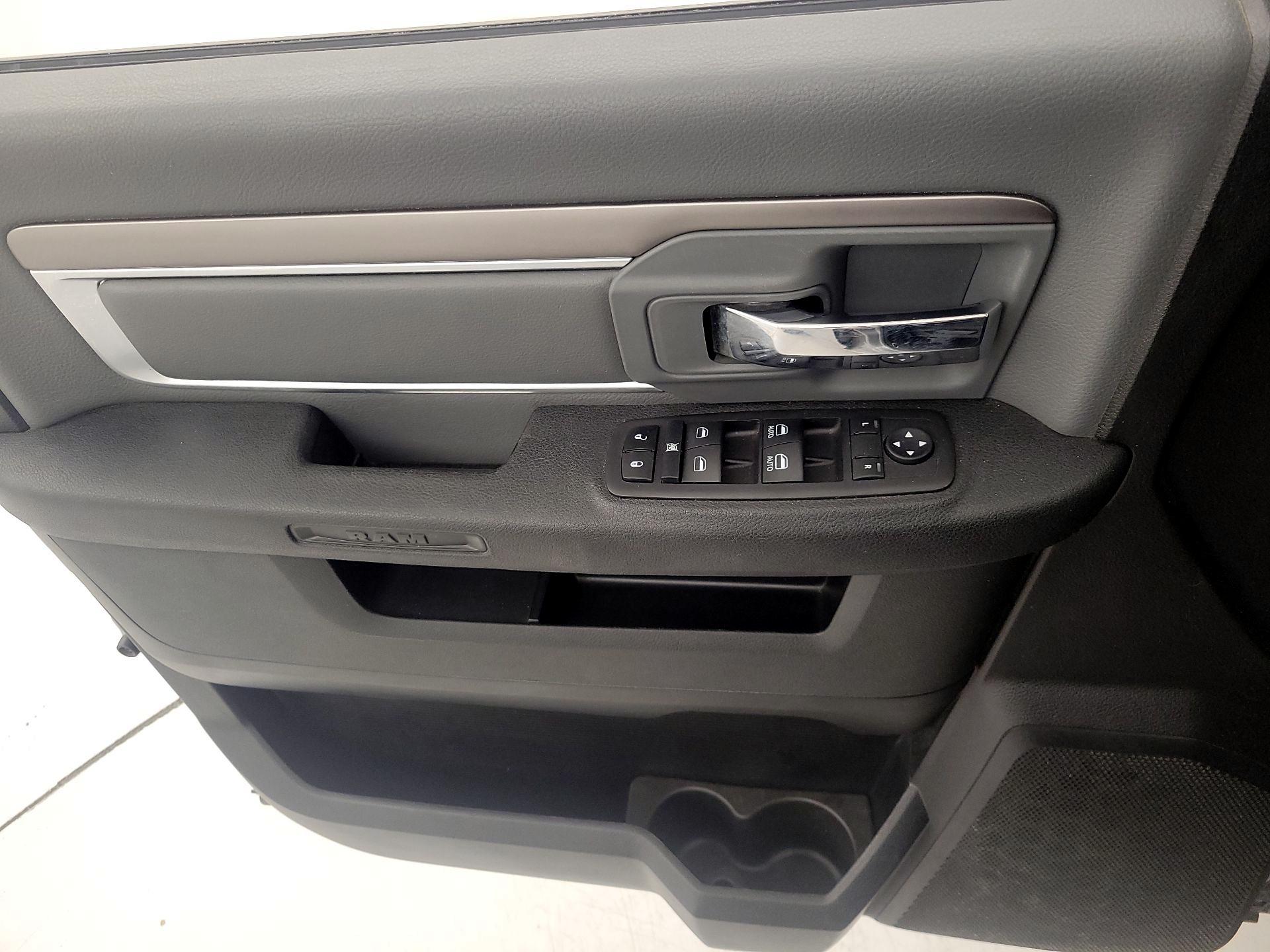 Thumbnail: 2024 RAM 1500 Classic - 12
