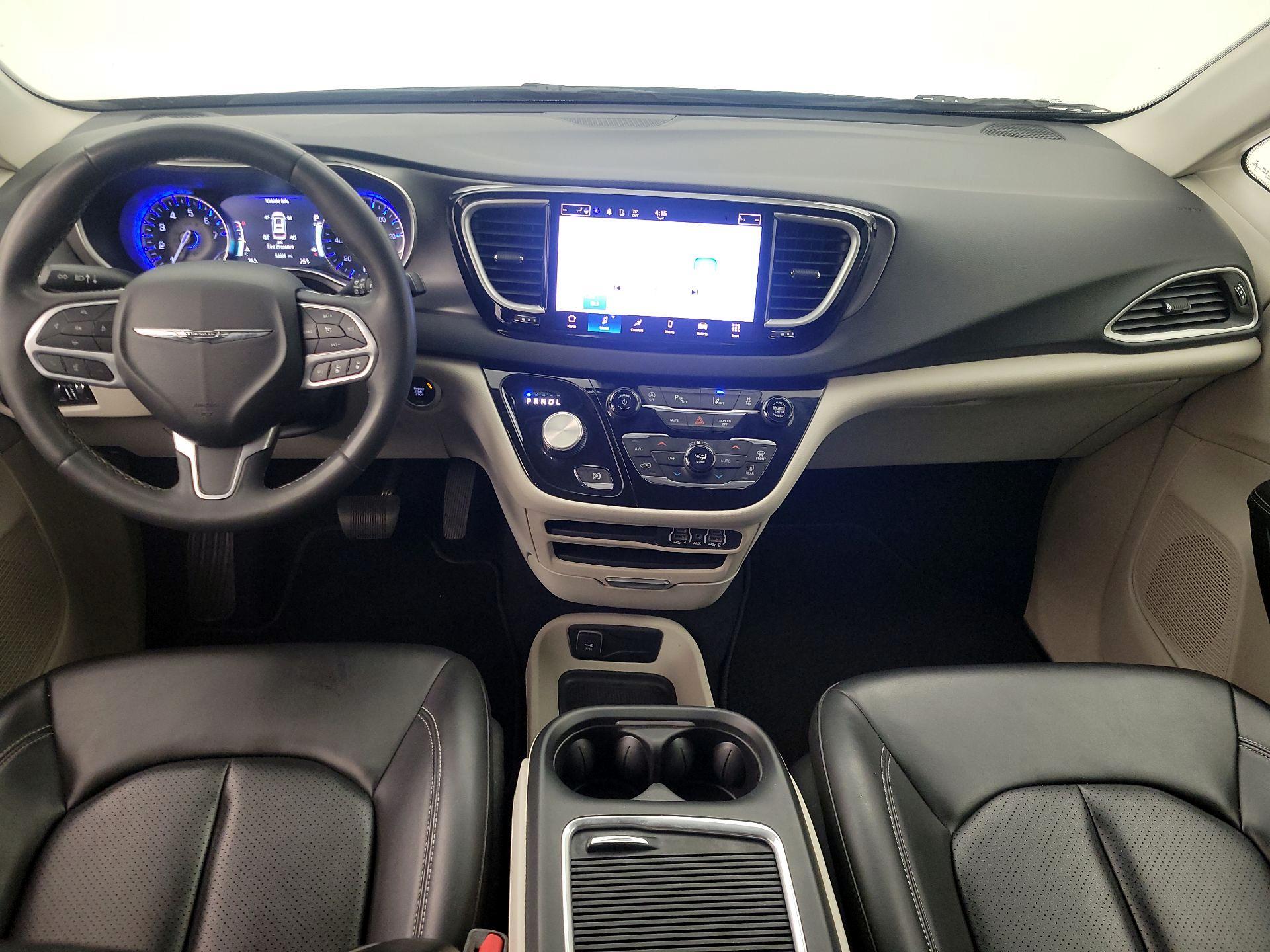 Thumbnail: 2023 Chrysler Pacifica - 9