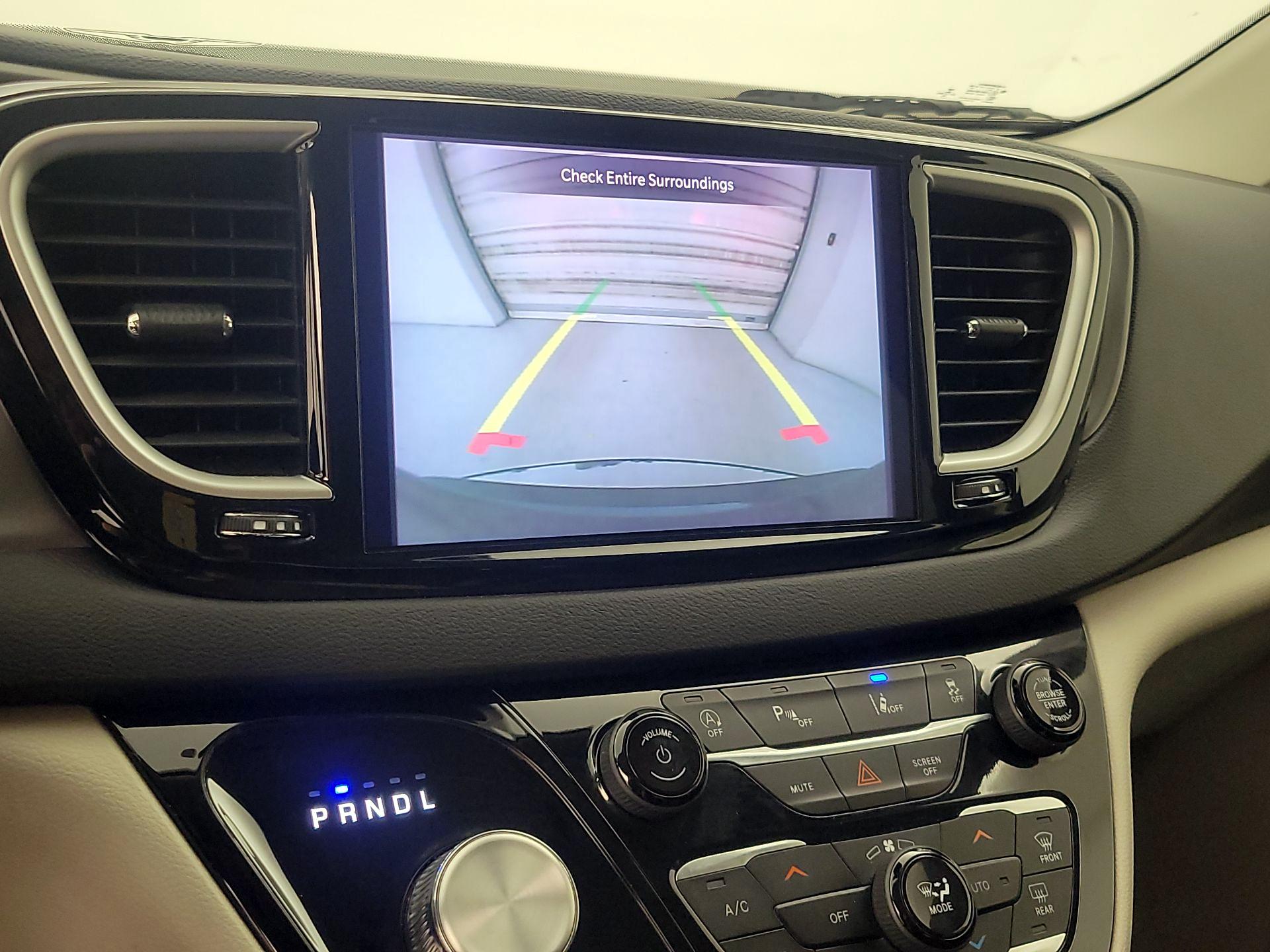 Thumbnail: 2023 Chrysler Pacifica - 14