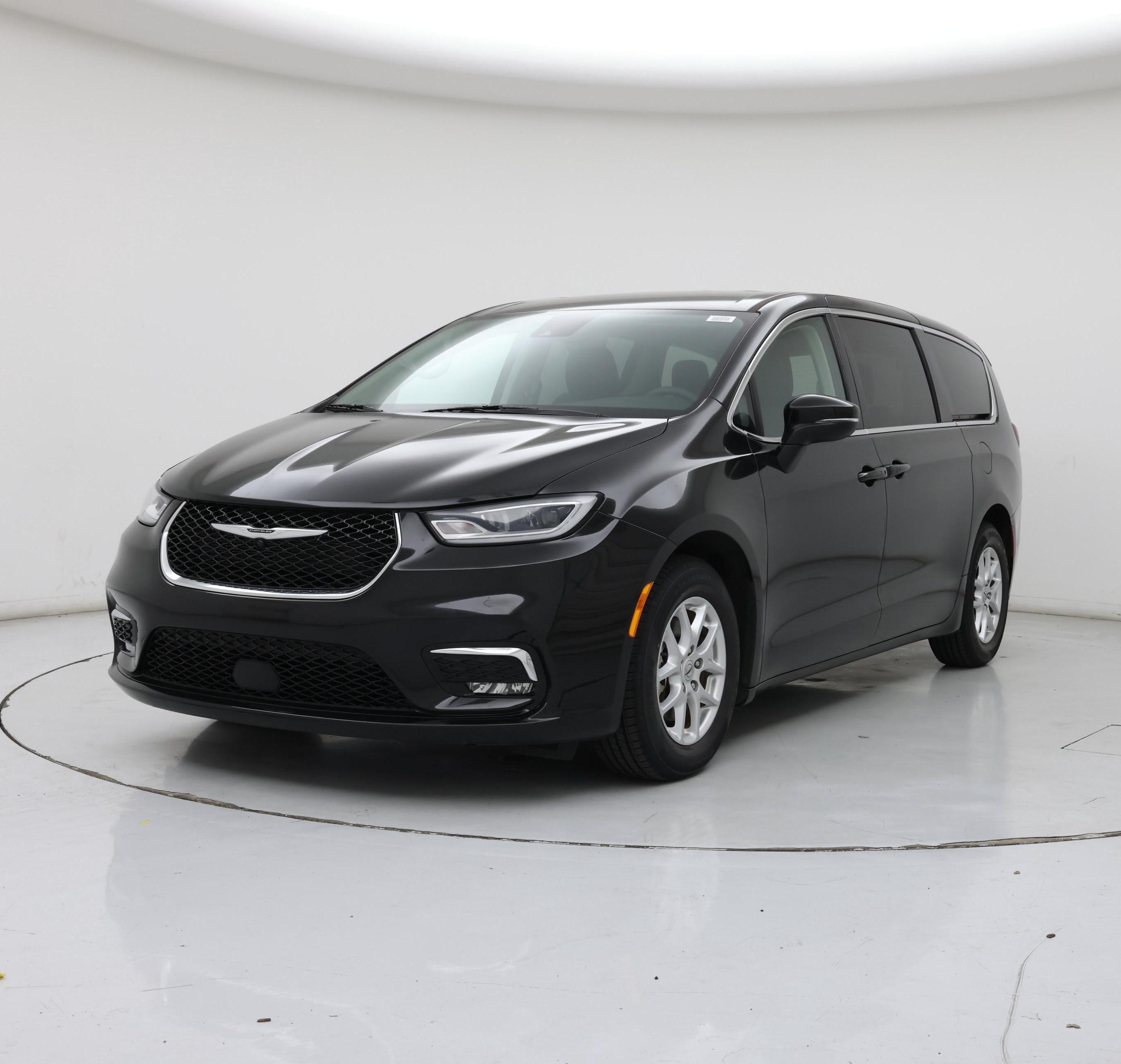 Thumbnail: 2023 Chrysler Pacifica - 4