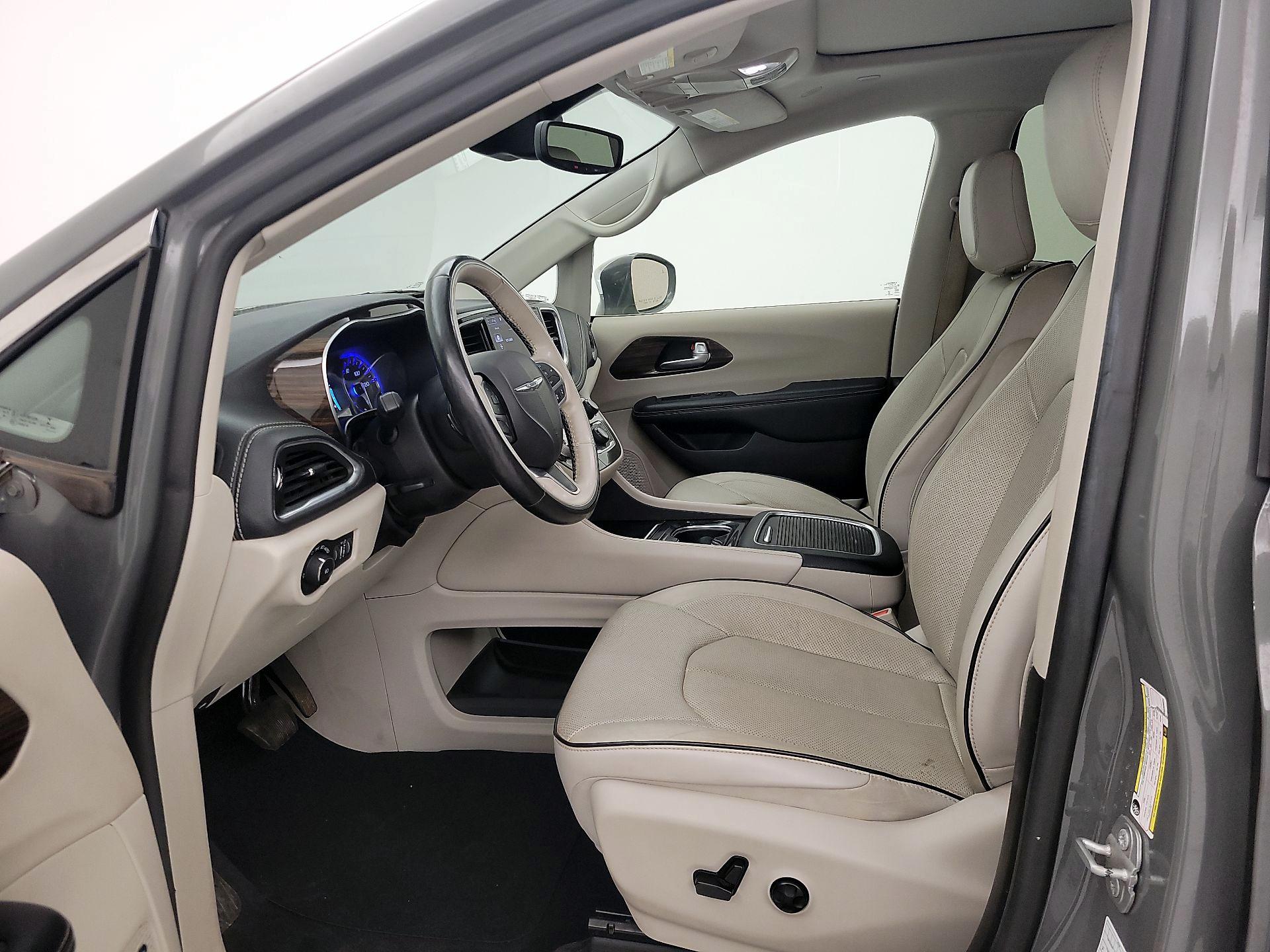 Thumbnail: 2021 Chrysler Pacifica - 11