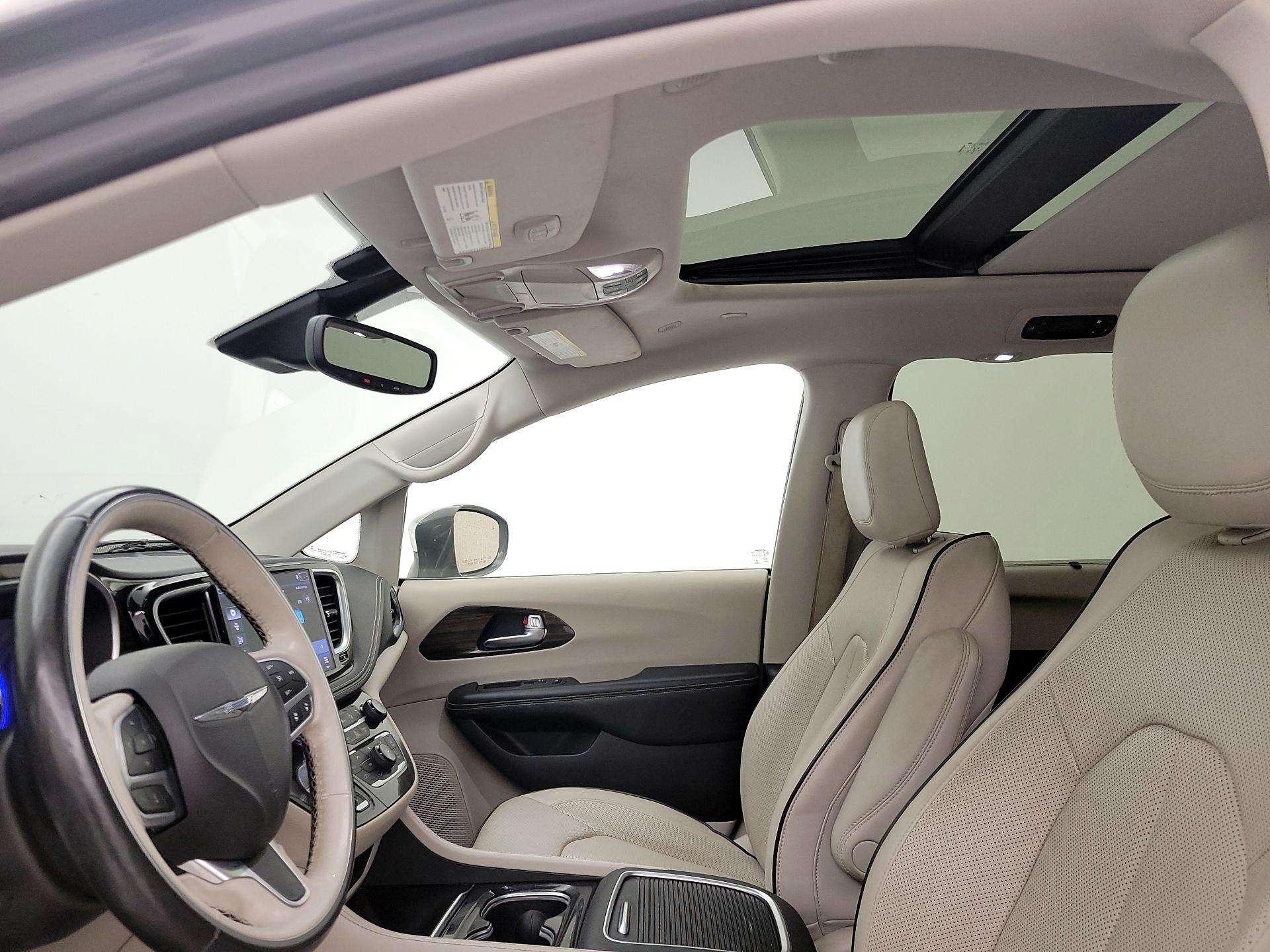 Thumbnail: 2021 Chrysler Pacifica - 19