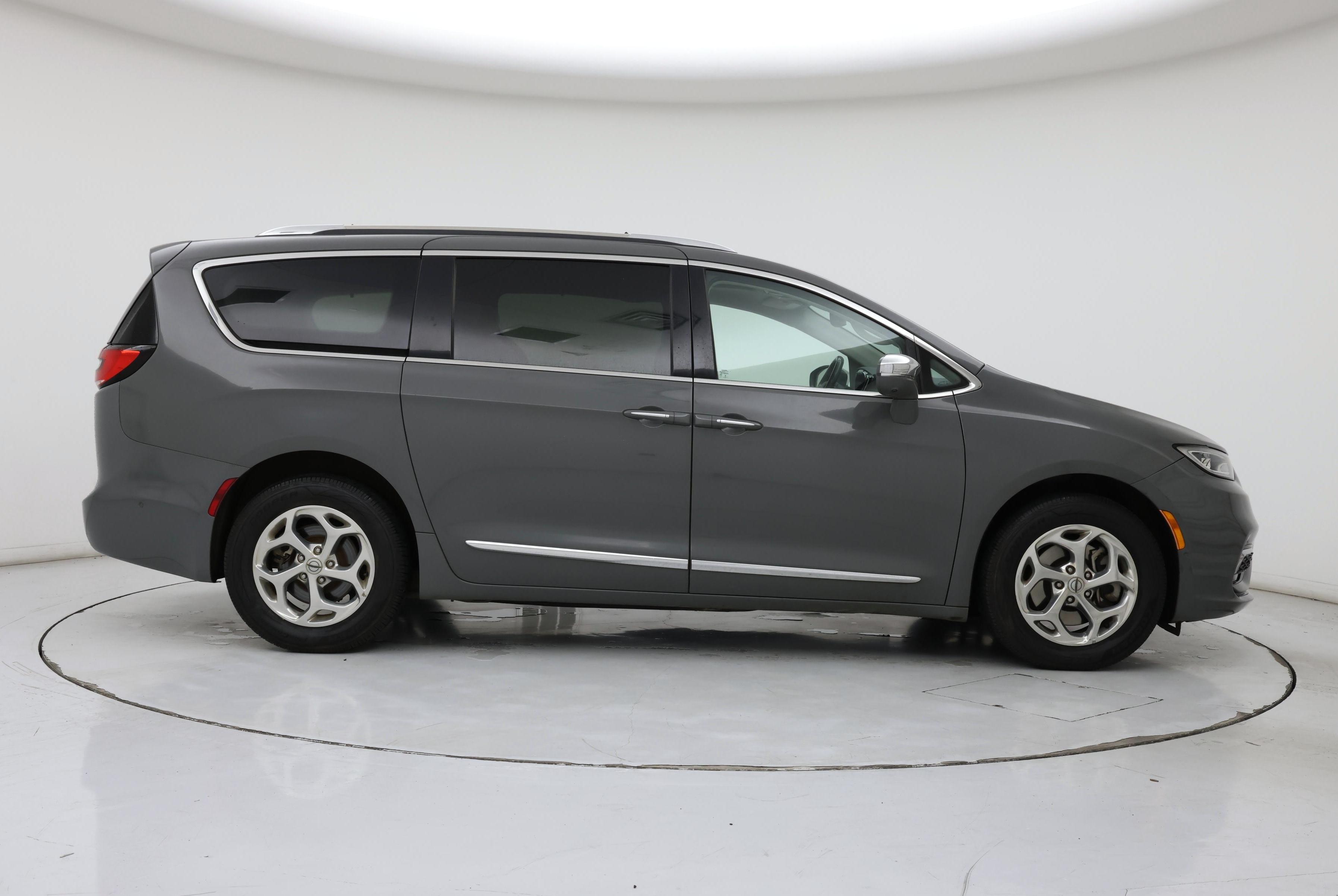 Thumbnail: 2021 Chrysler Pacifica - 7