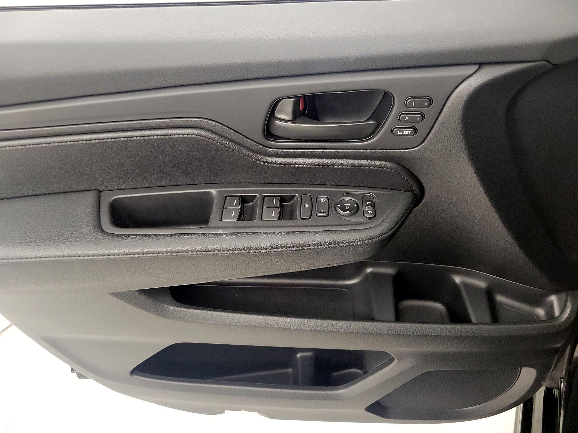 Thumbnail: 2025 Honda Odyssey - 12