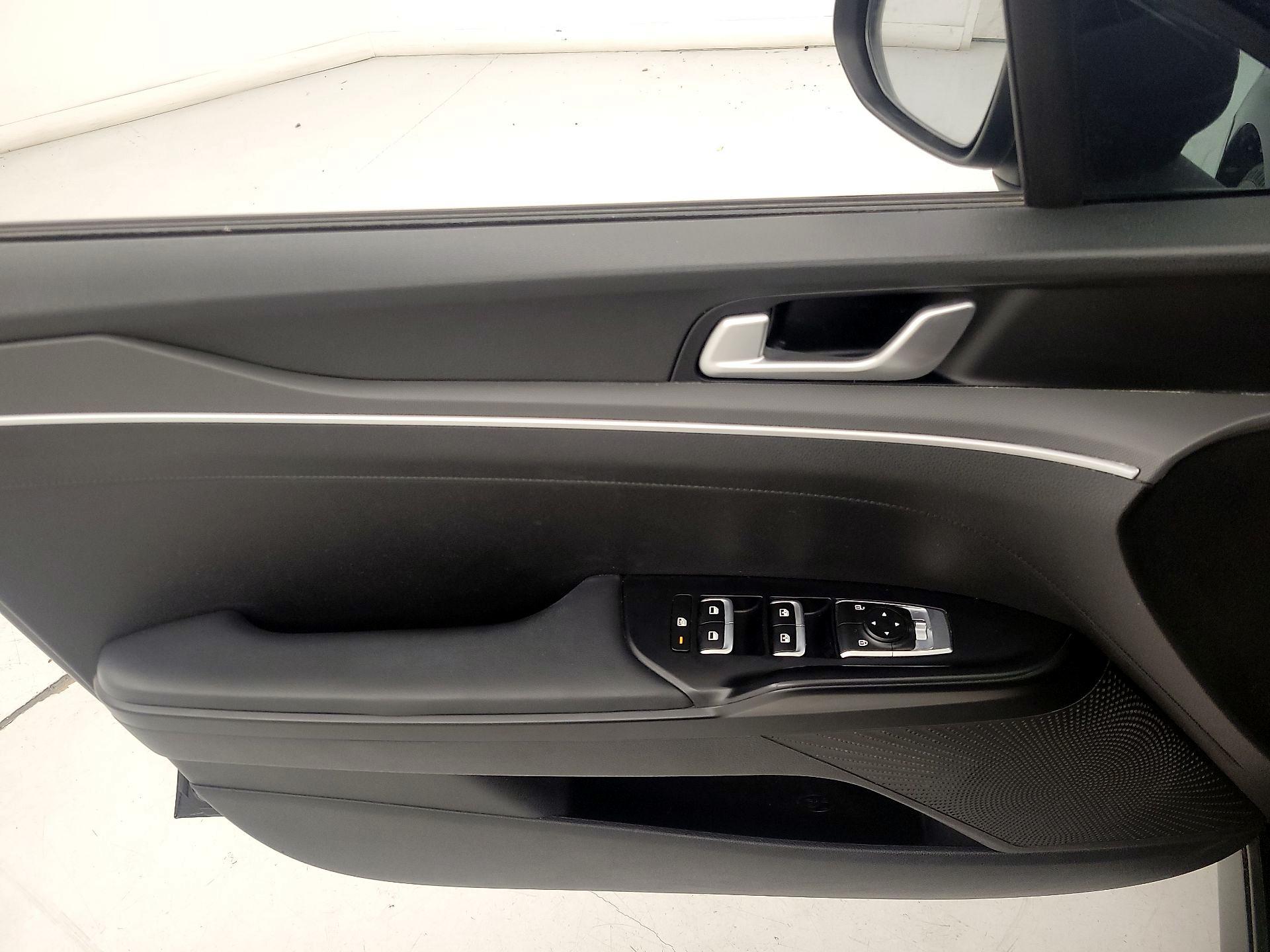 Thumbnail: 2021 Kia K5 - 12