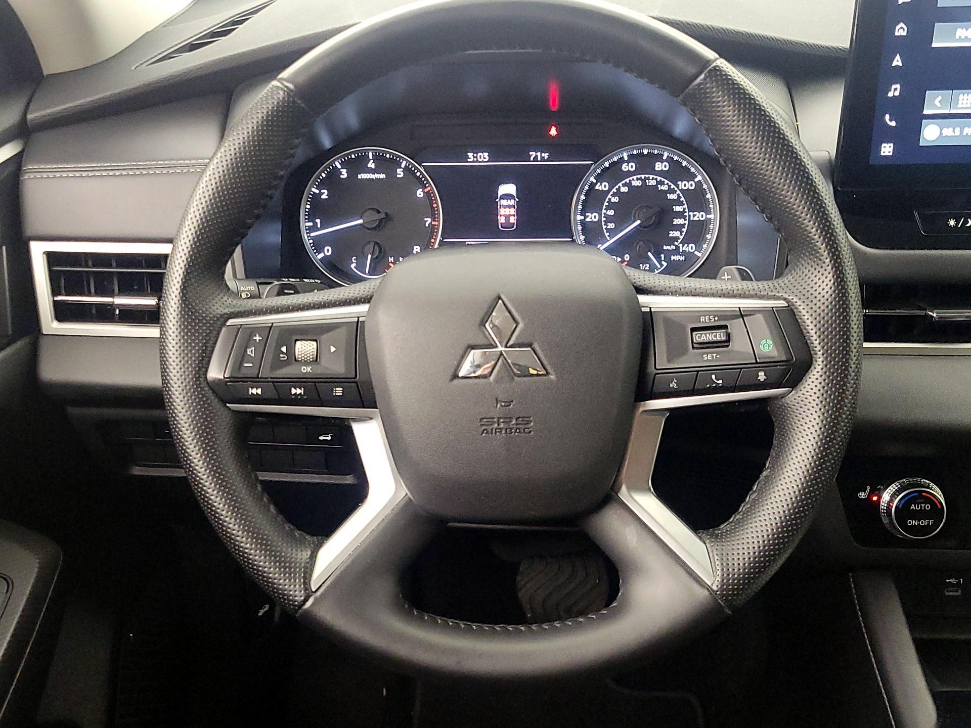 Thumbnail: 2025 Mitsubishi Outlander - 10