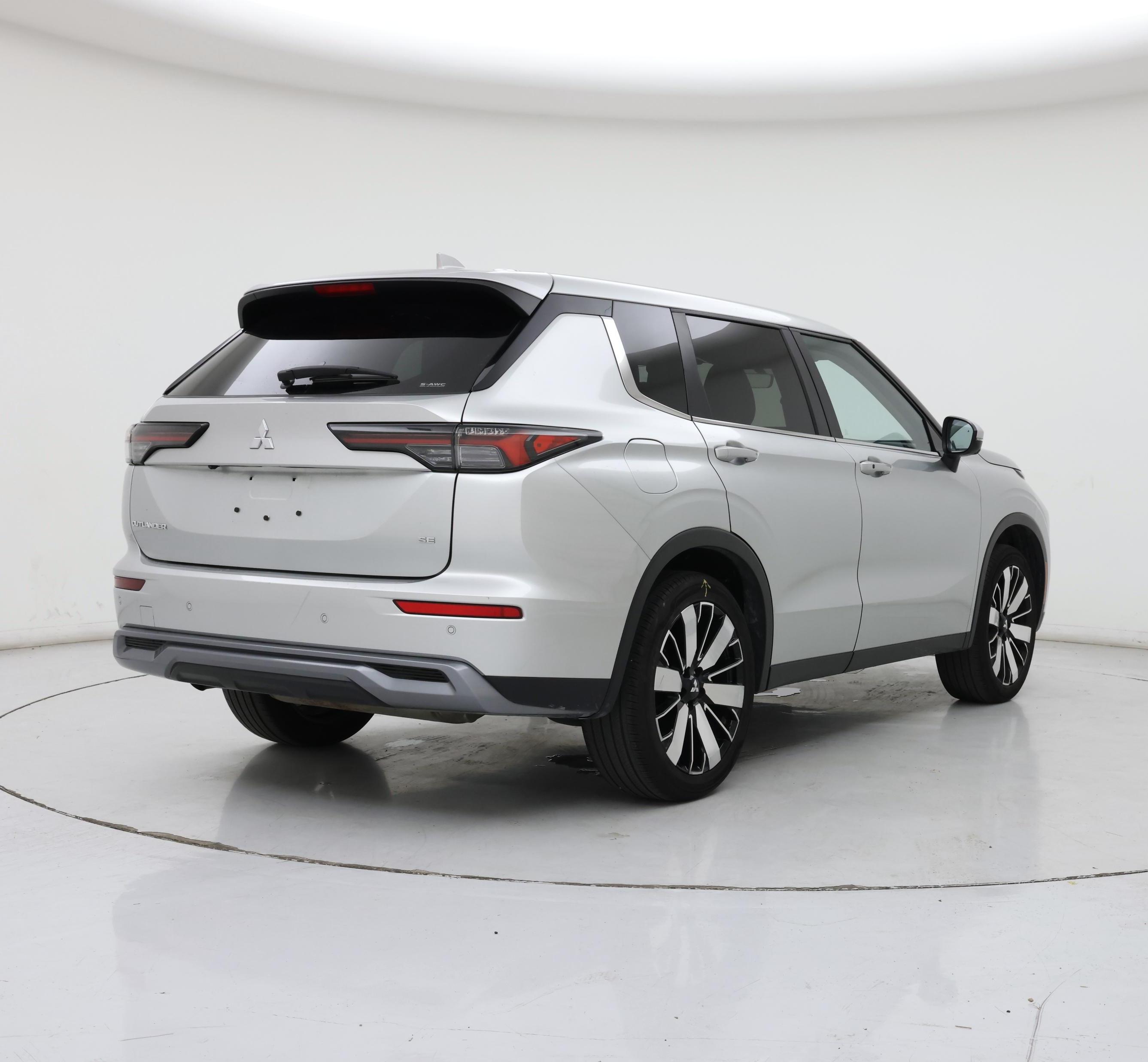 Thumbnail: 2025 Mitsubishi Outlander - 8