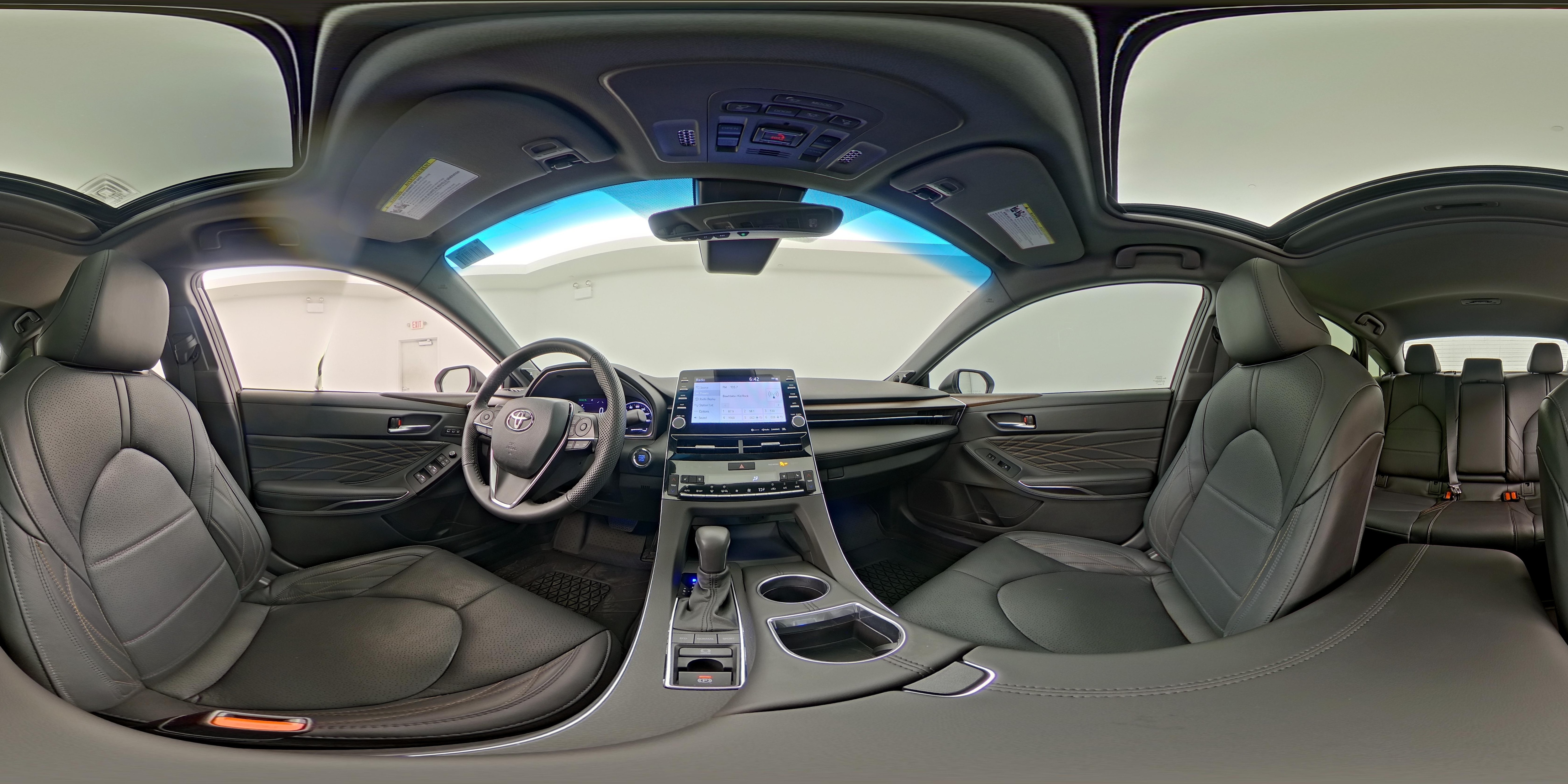 2022 Toyota Avalon Limited - Photo 26