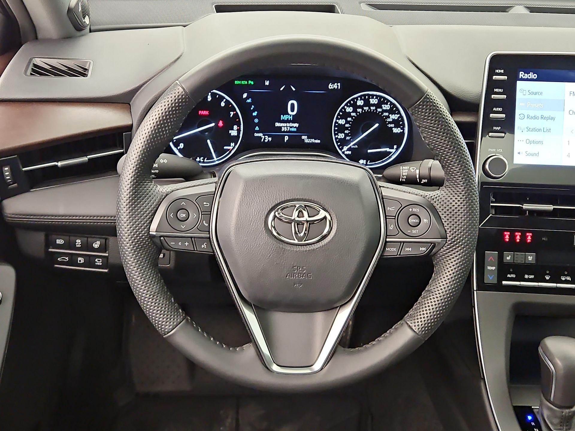Thumbnail: 2022 Toyota Avalon - 10