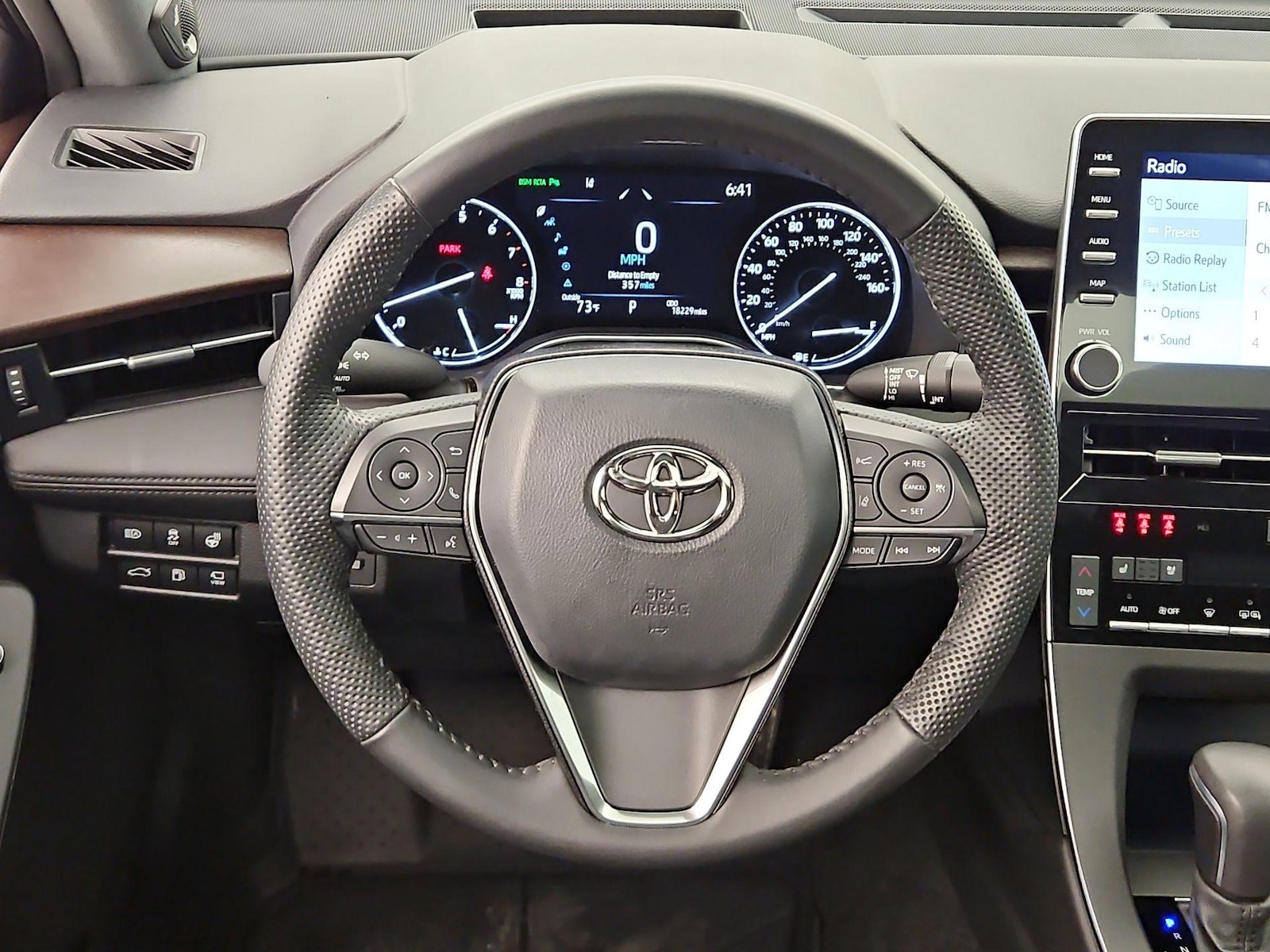 2022 Toyota Avalon Limited - Photo 11