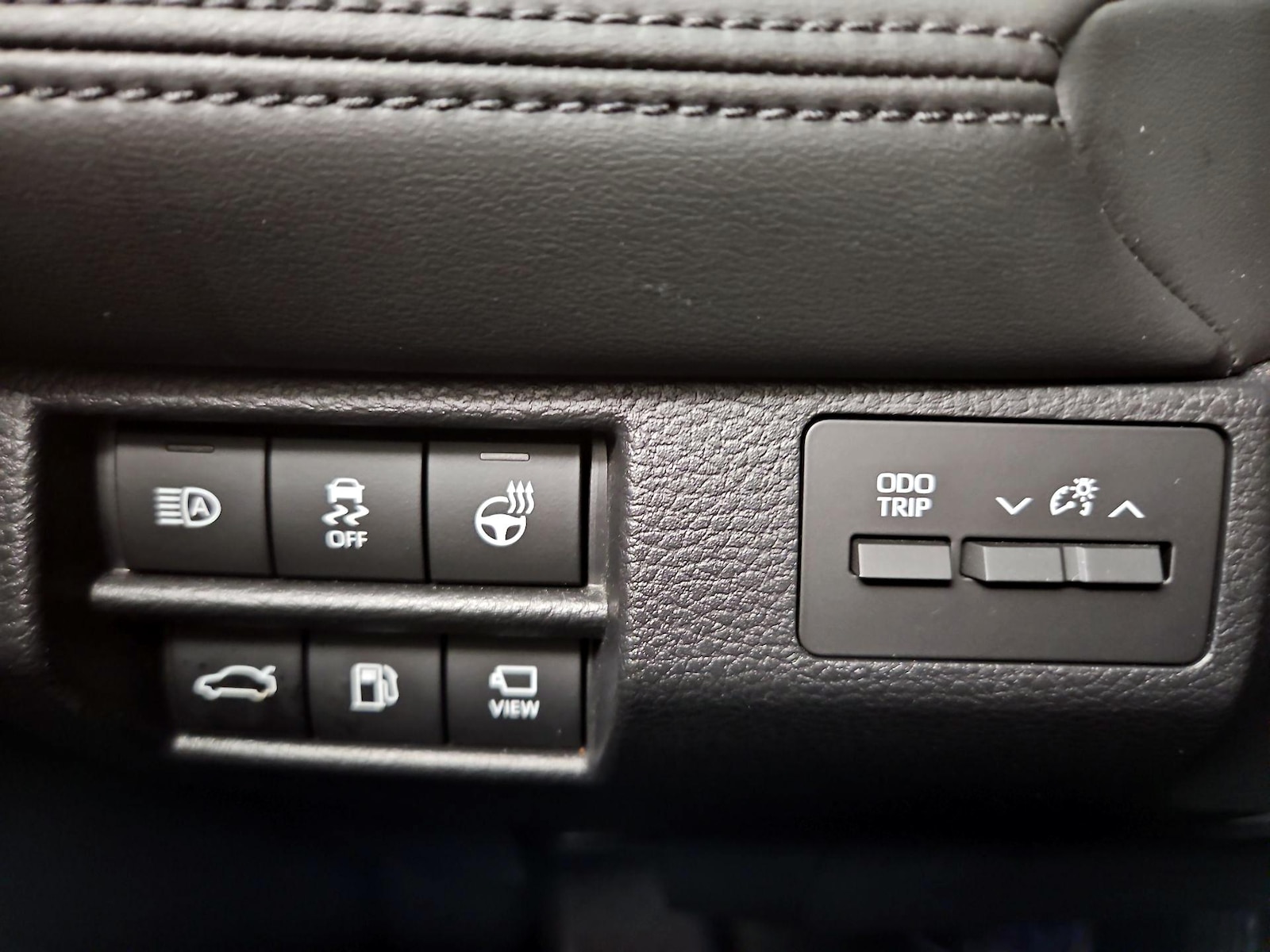 2022 Toyota Avalon Limited - Photo 14