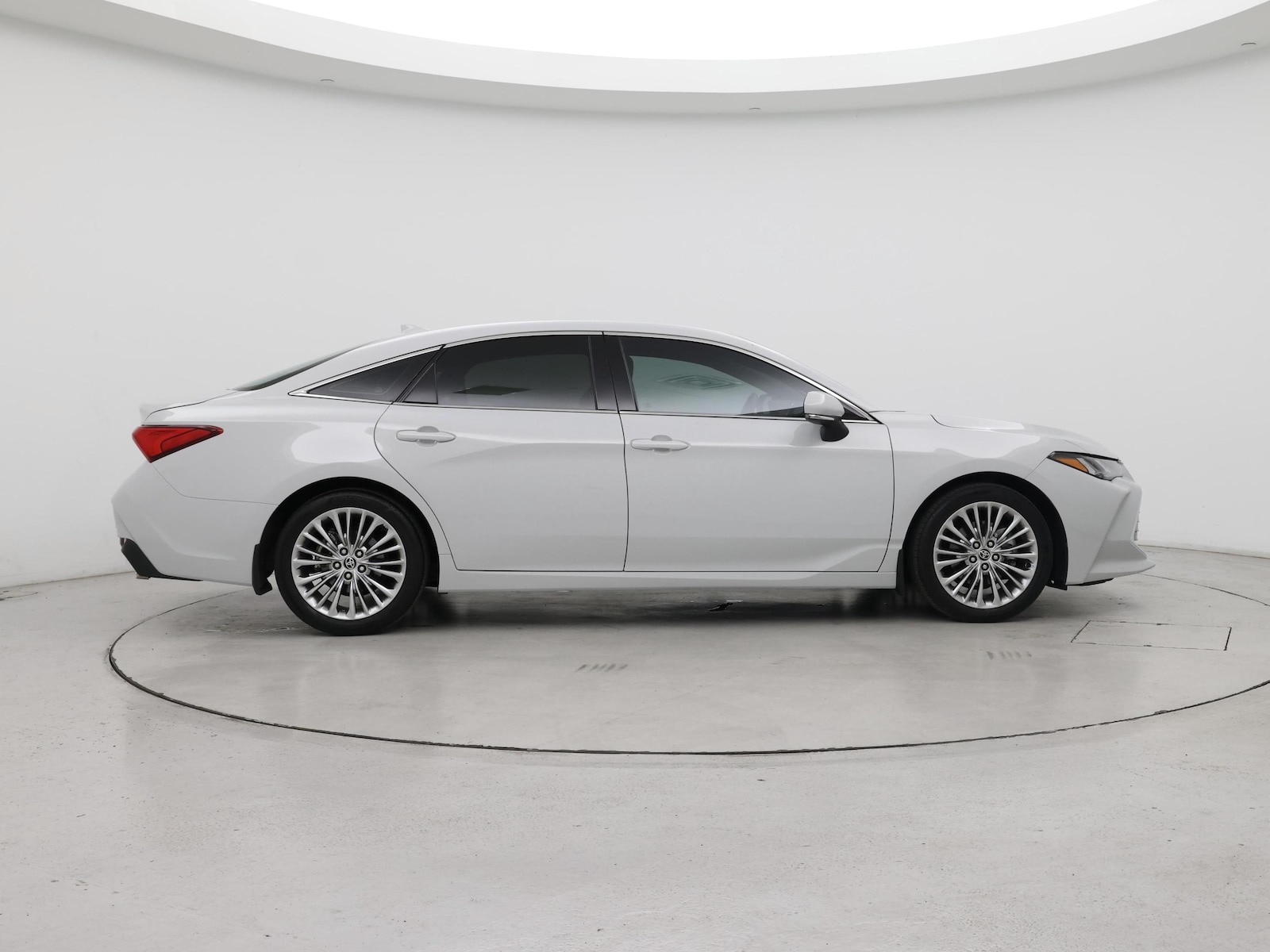 2022 Toyota Avalon Limited - Photo 8