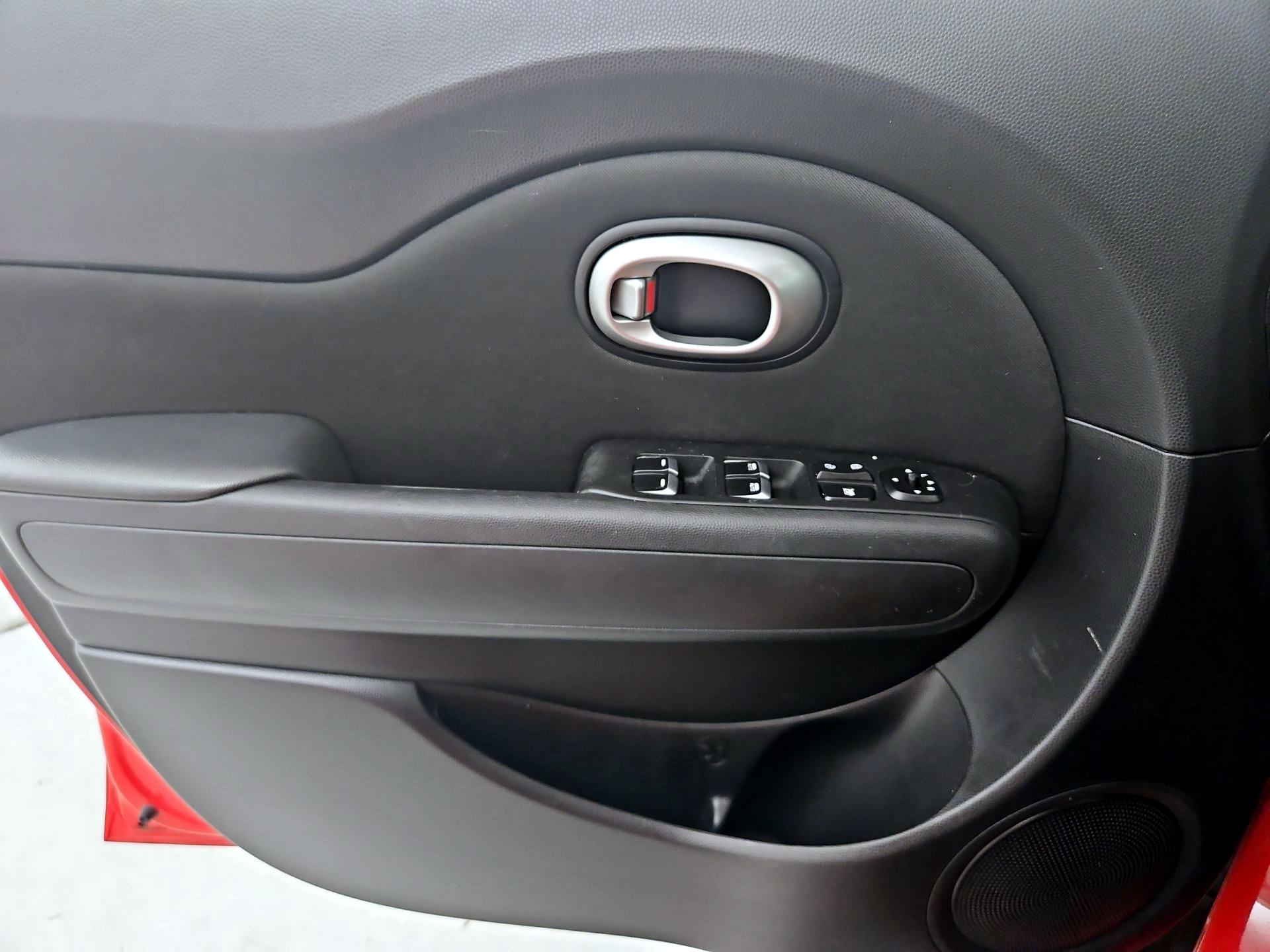 Thumbnail: 2017 Kia Soul - 12