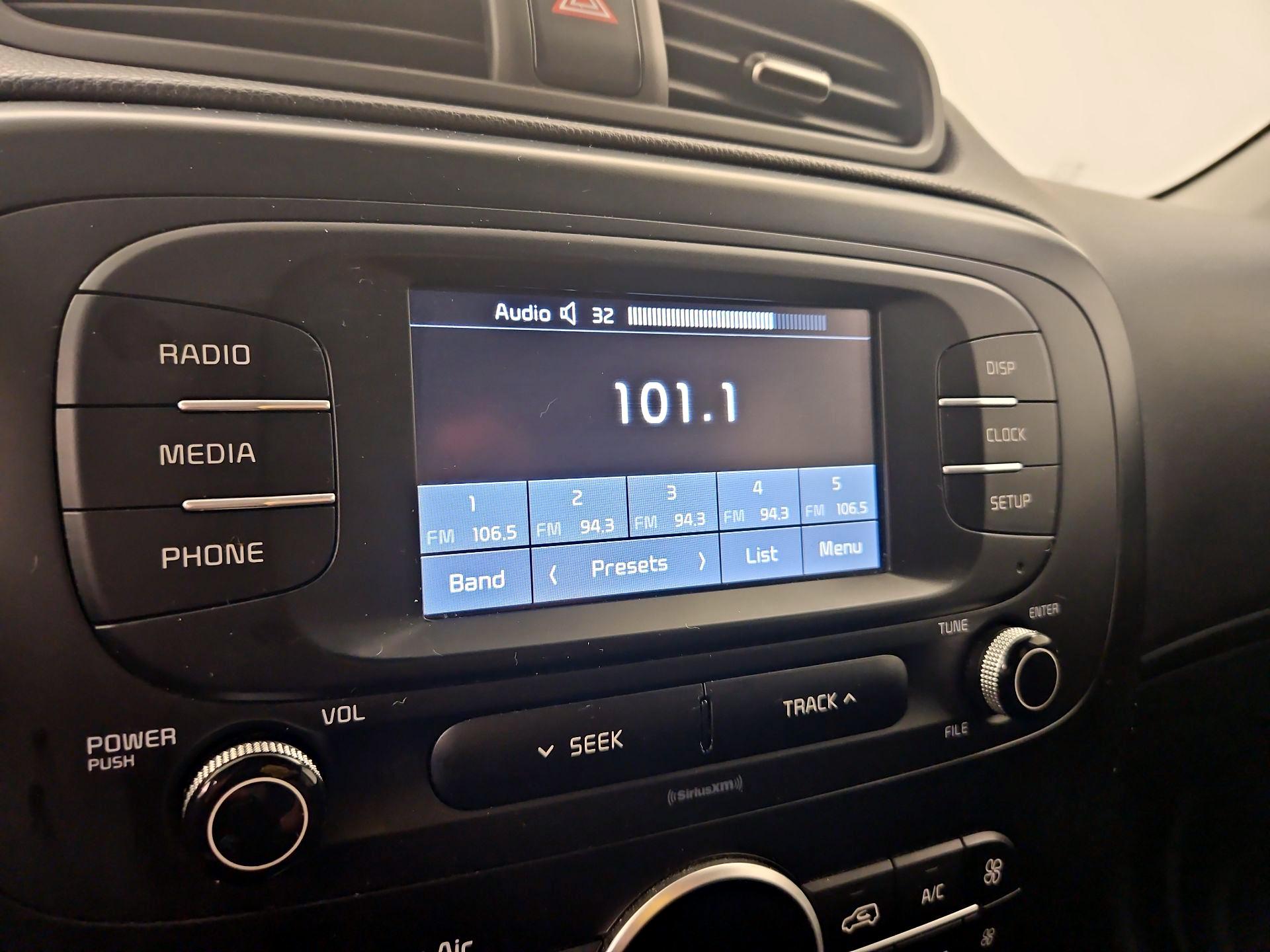 Thumbnail: 2017 Kia Soul - 15
