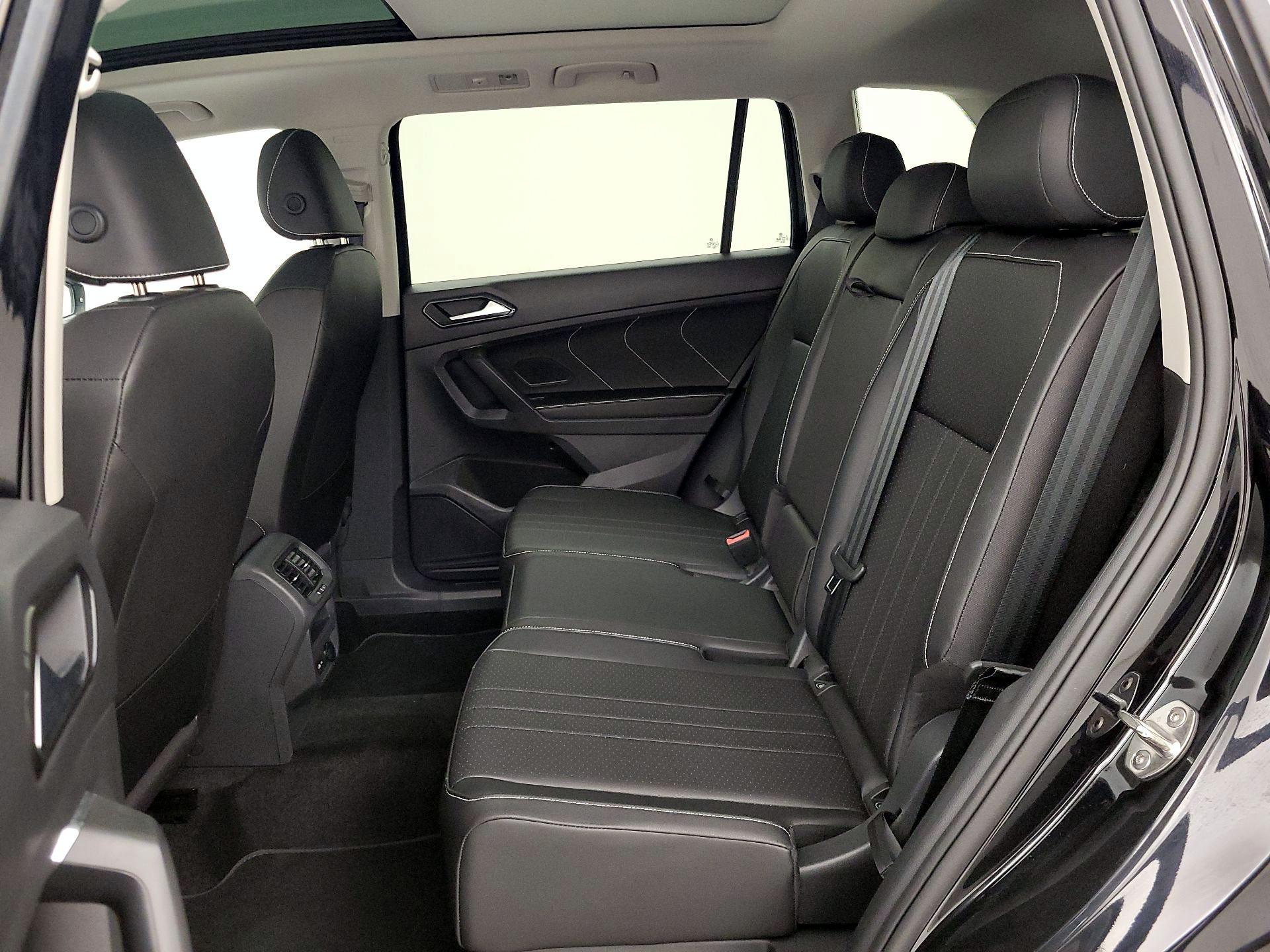 Thumbnail: 2023 Volkswagen Tiguan - 20