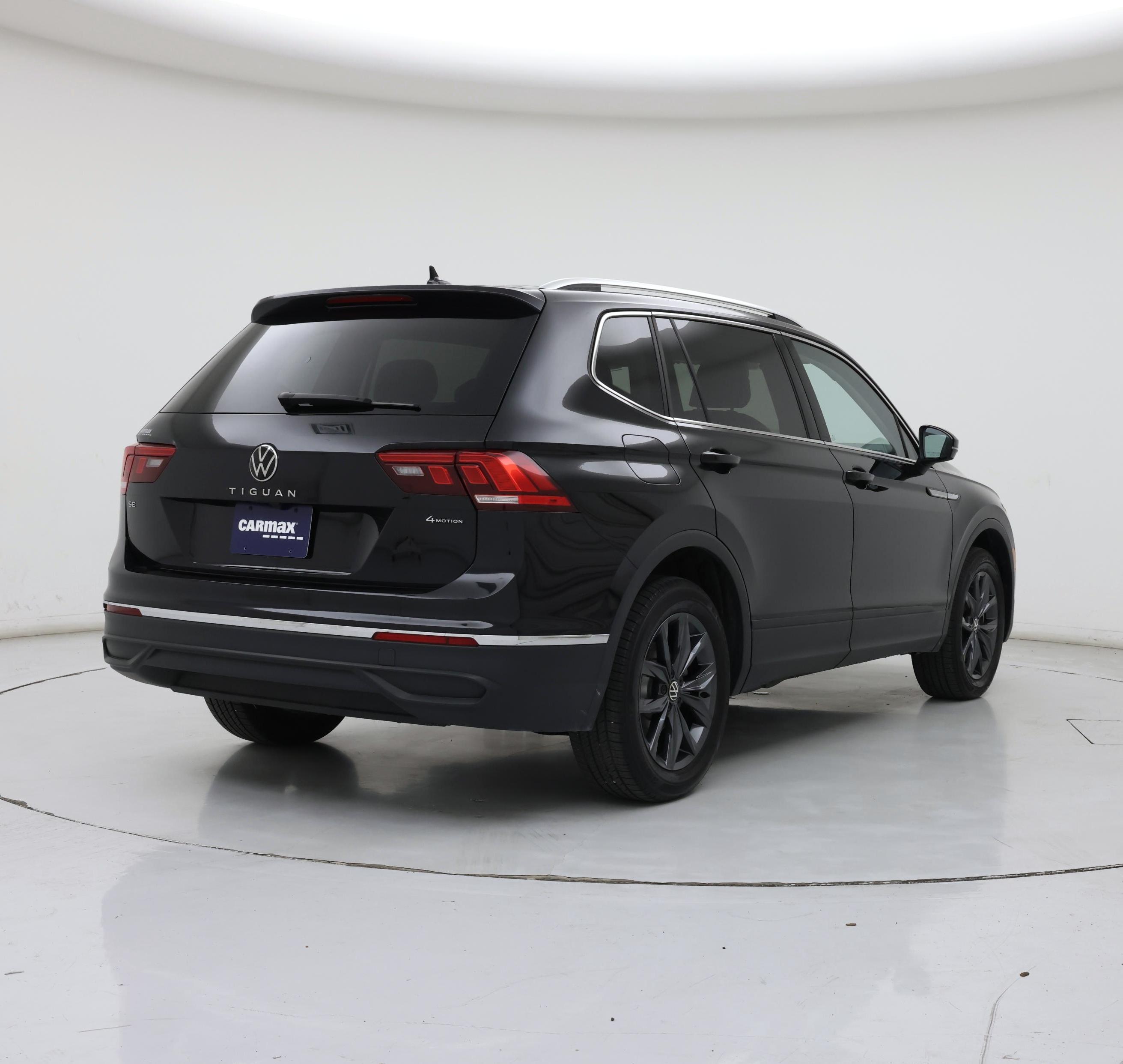 Thumbnail: 2023 Volkswagen Tiguan - 8