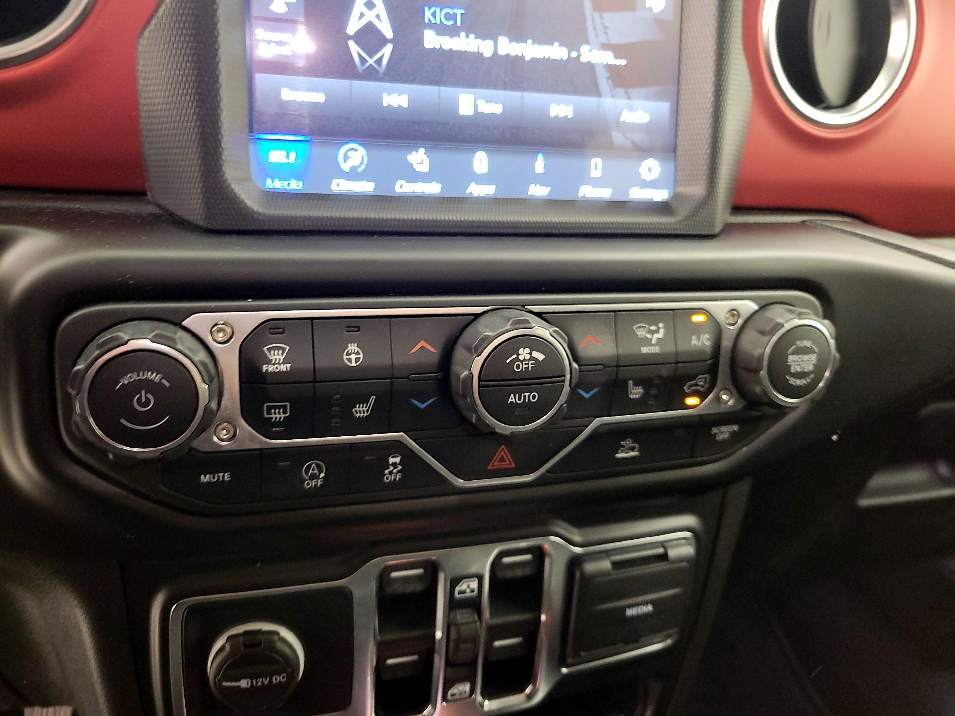 Thumbnail: 2022 Jeep Gladiator - 17