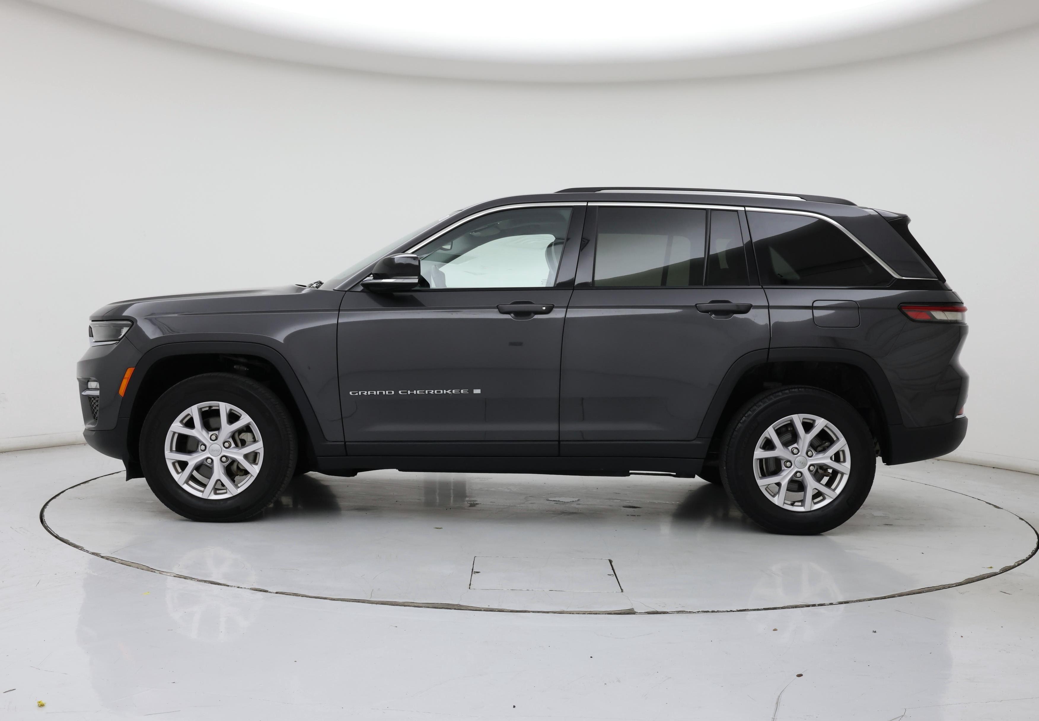 Thumbnail: 2022 Jeep Grand Cherokee - 3