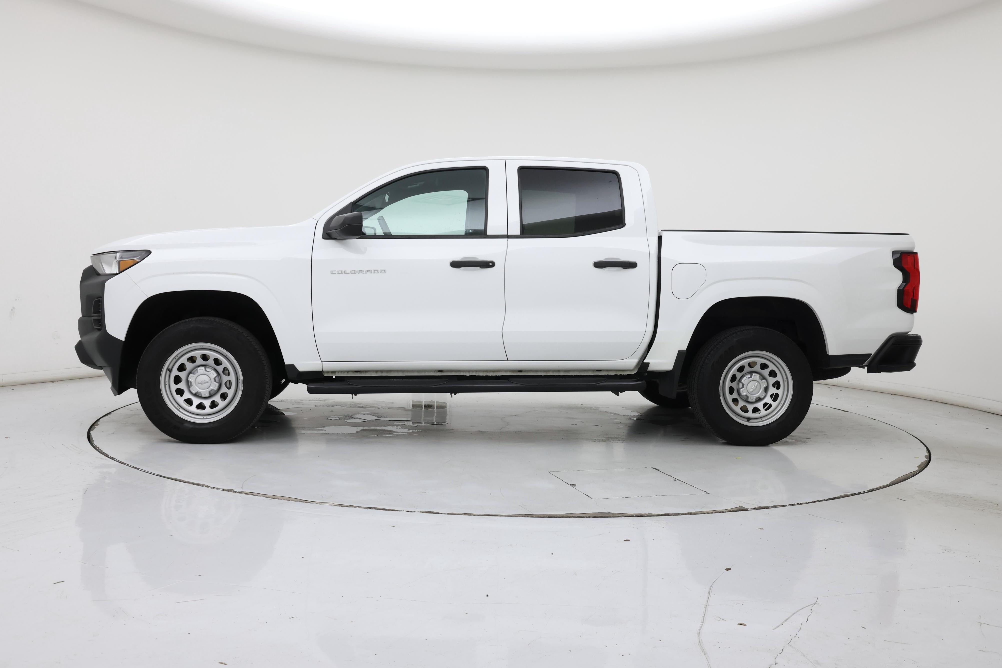 Thumbnail: 2023 Chevrolet Colorado - 3
