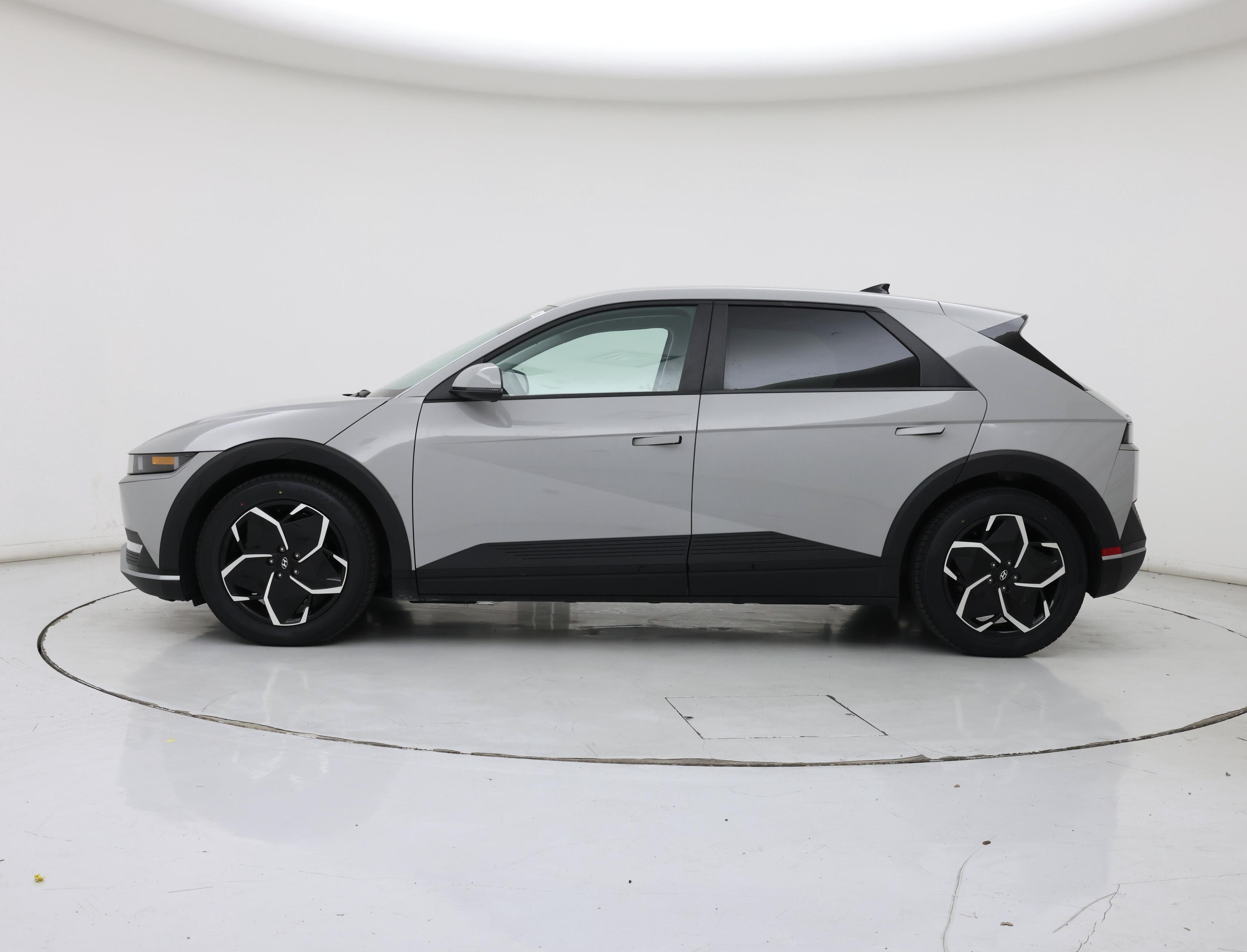 Thumbnail: 2023 Hyundai Ioniq 5 - 3
