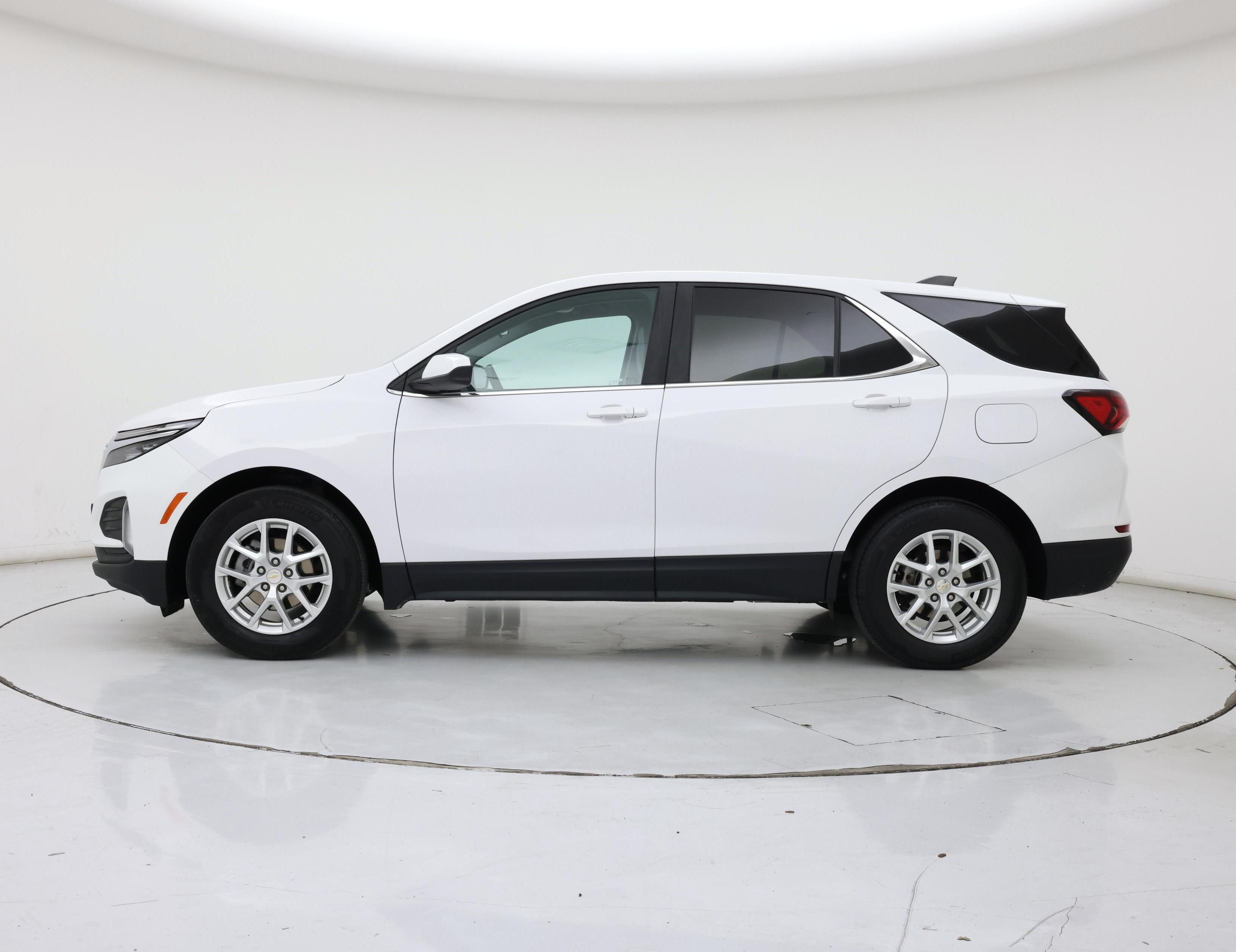 Thumbnail: 2022 Chevrolet Equinox - 3