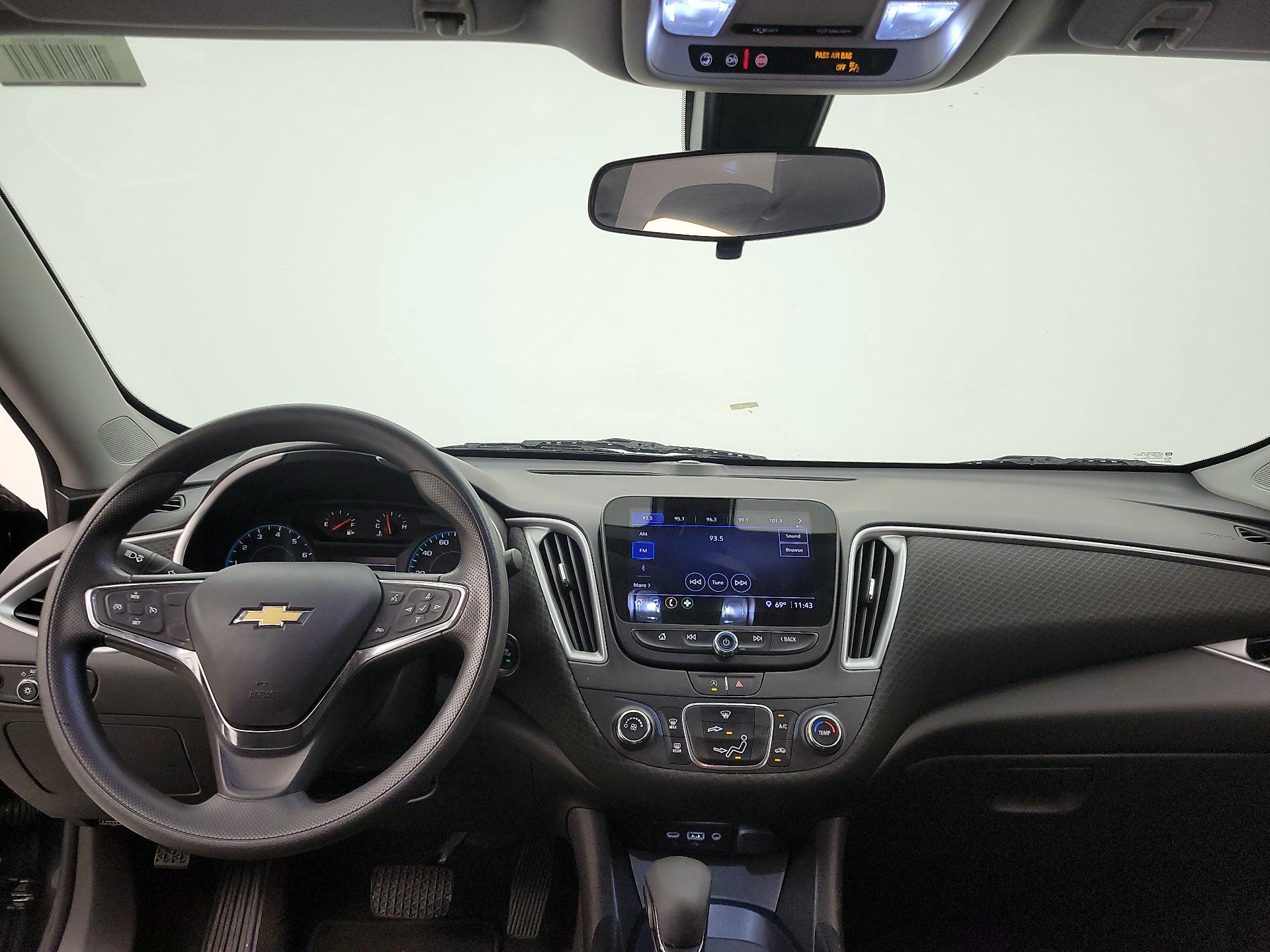 Thumbnail: 2021 Chevrolet Malibu - 9